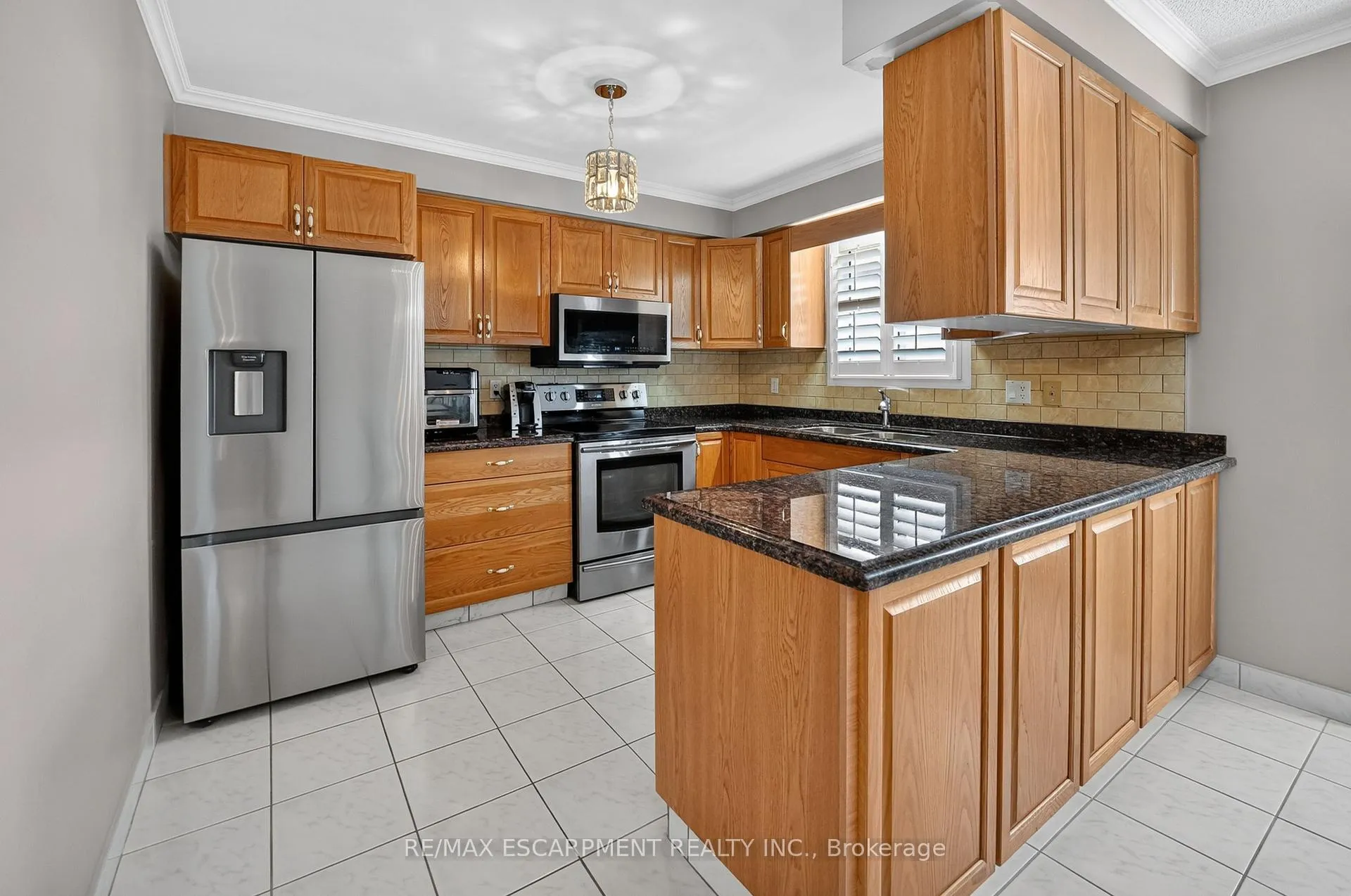 Photo 8 of 6444 Armstrong Drive, Niagara Falls, West Wood — HOMEH
