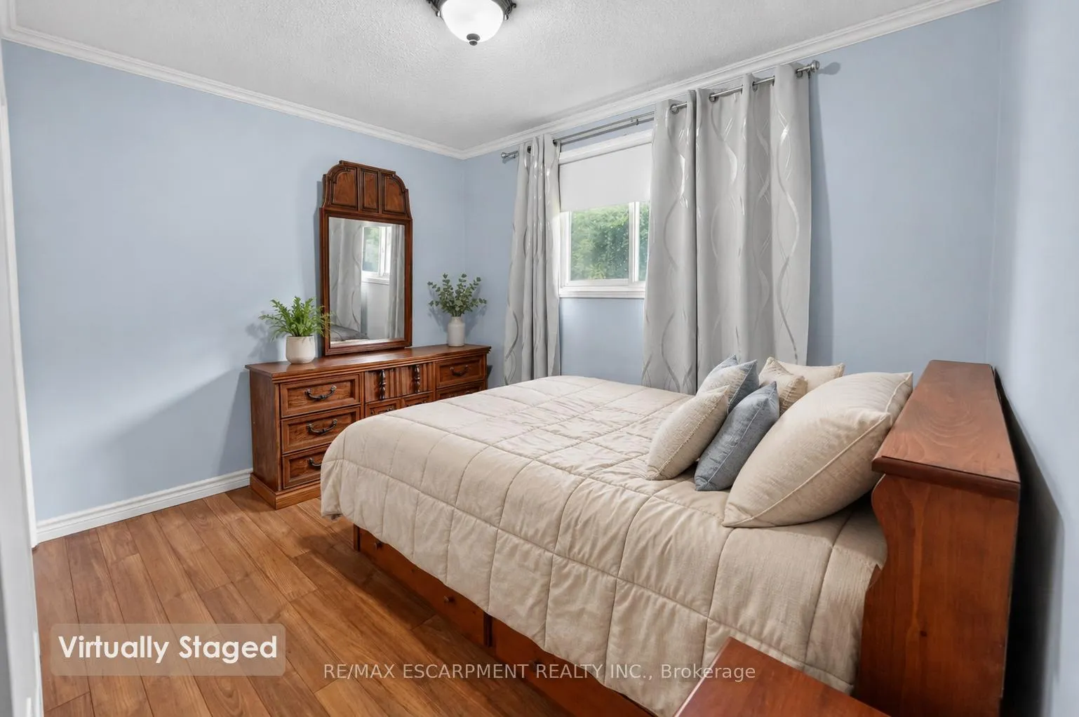 Photo 11 of 6444 Armstrong Drive, Niagara Falls, West Wood — HOMEH