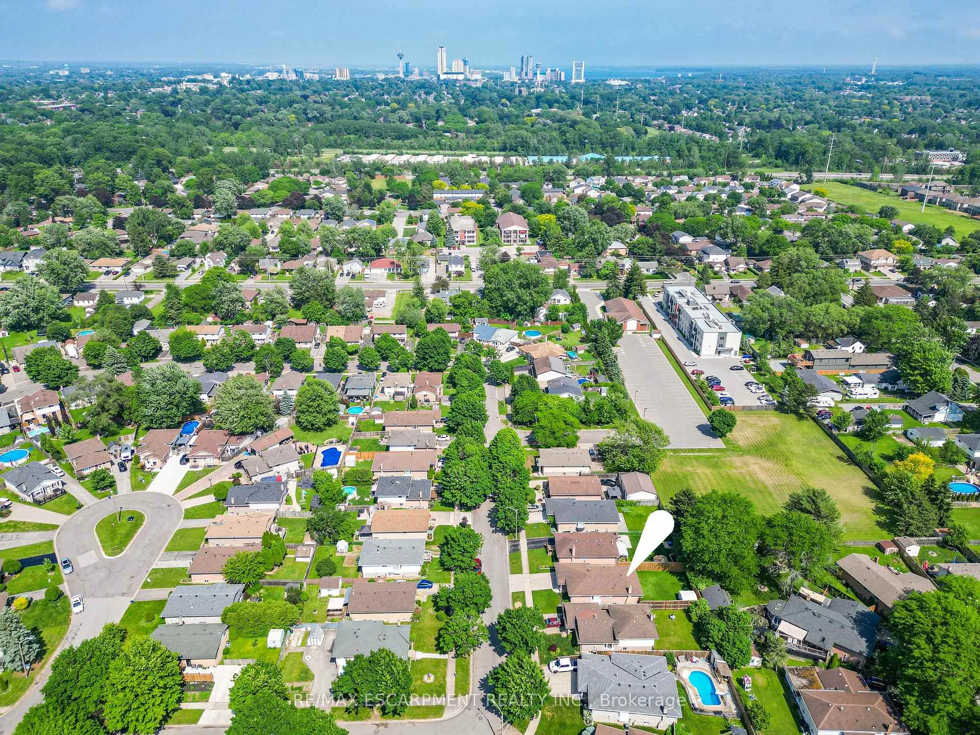 Photo 22 of 6444 Armstrong Drive, Niagara Falls, West Wood — HOMEH