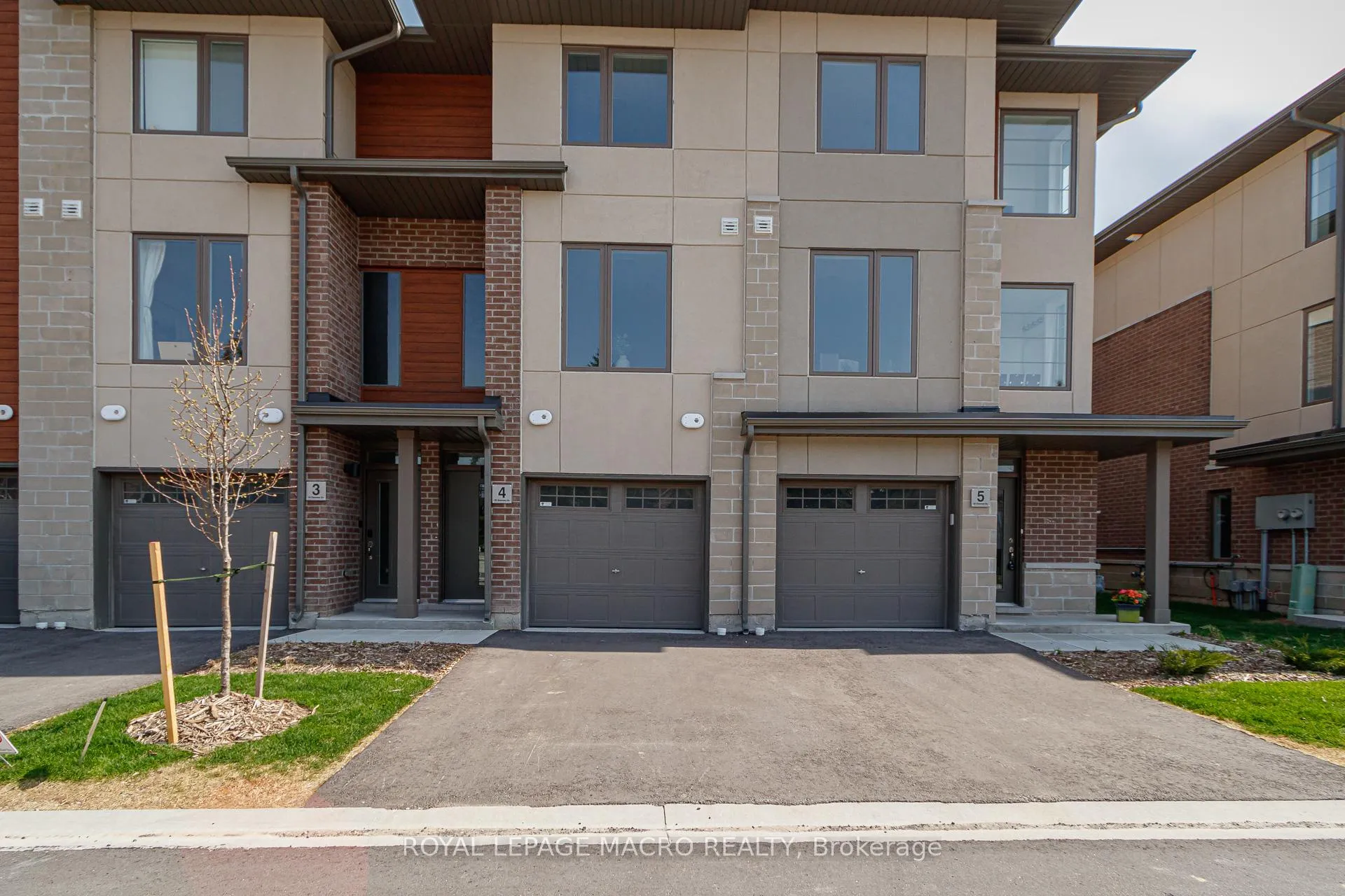 Photo 1 of Unit 4, 35 Dawson Drive, Collingwood — HOMEH