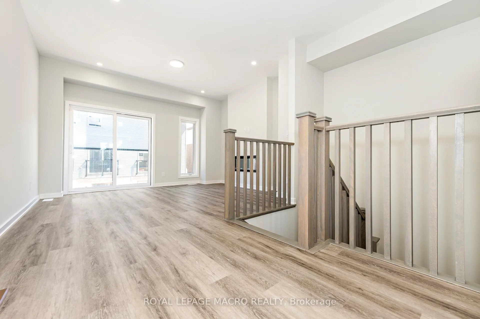Photo 7 of Unit 4, 35 Dawson Drive, Collingwood — HOMEH
