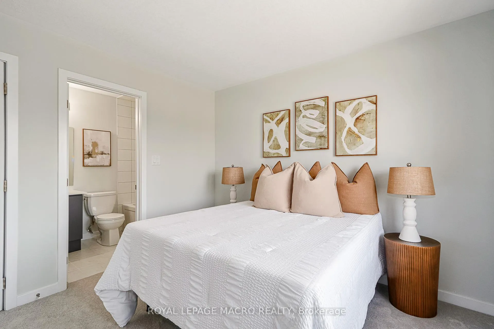 Photo 10 of Unit 4, 35 Dawson Drive, Collingwood — HOMEH