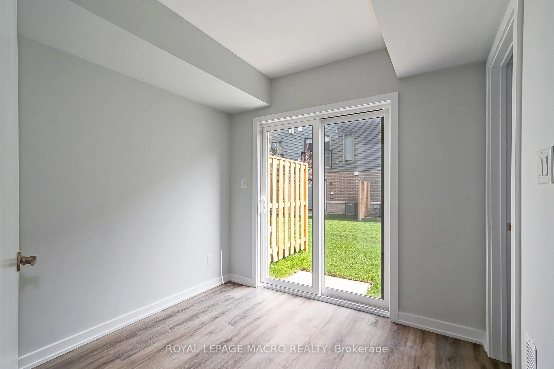 Photo 11 of Unit 4, 35 Dawson Drive, Collingwood — HOMEH