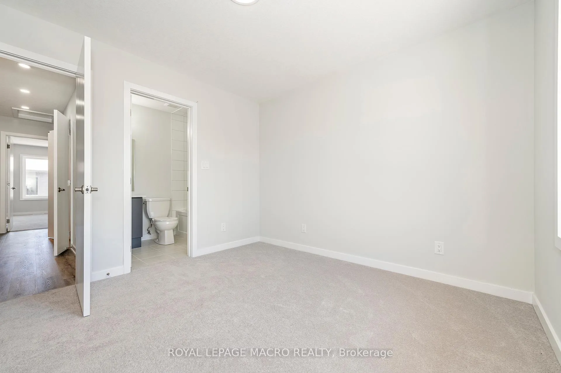 Photo 14 of Unit 4, 35 Dawson Drive, Collingwood — HOMEH