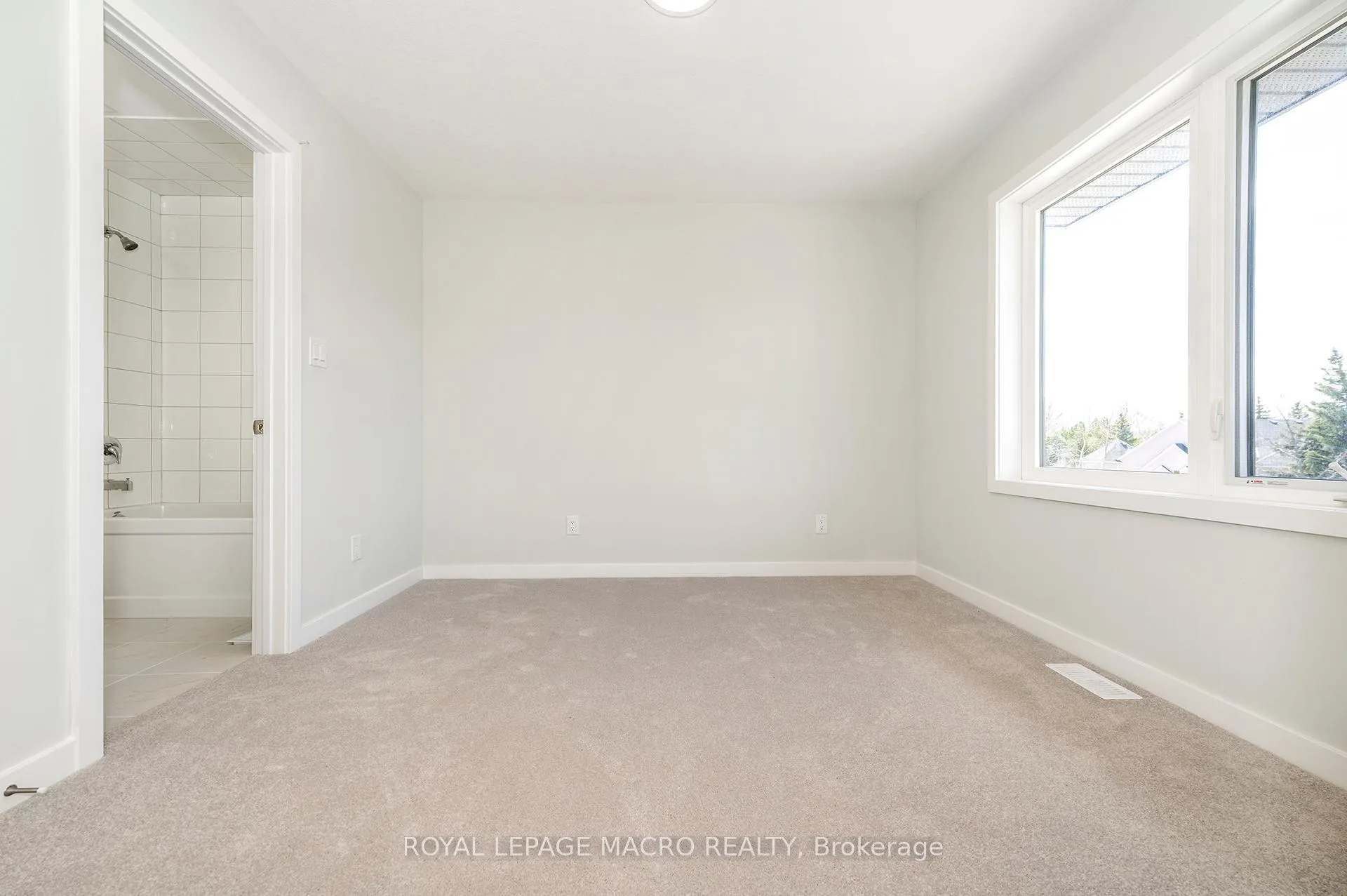 Photo 17 of Unit 4, 35 Dawson Drive, Collingwood — HOMEH