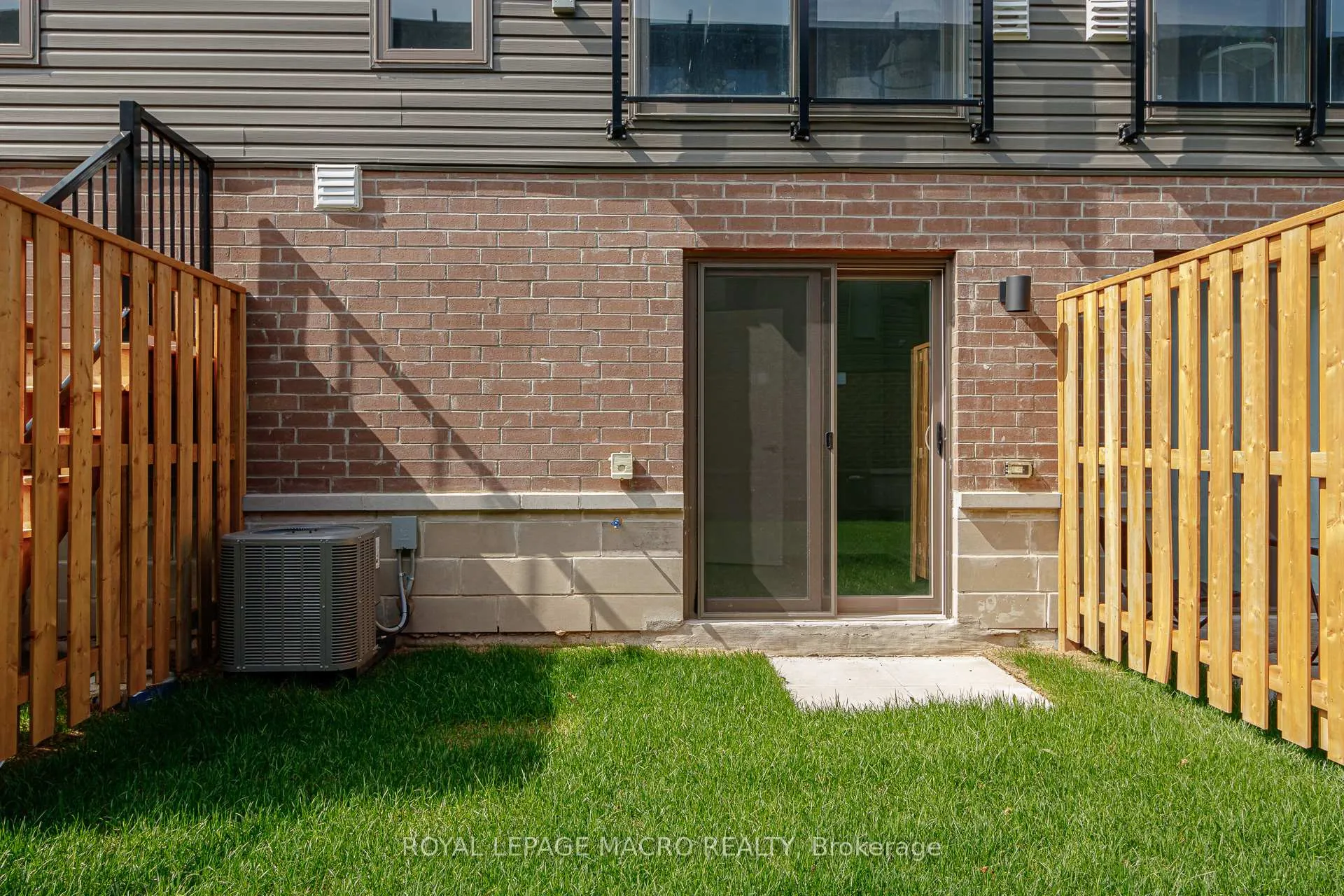 Photo 22 of Unit 4, 35 Dawson Drive, Collingwood — HOMEH