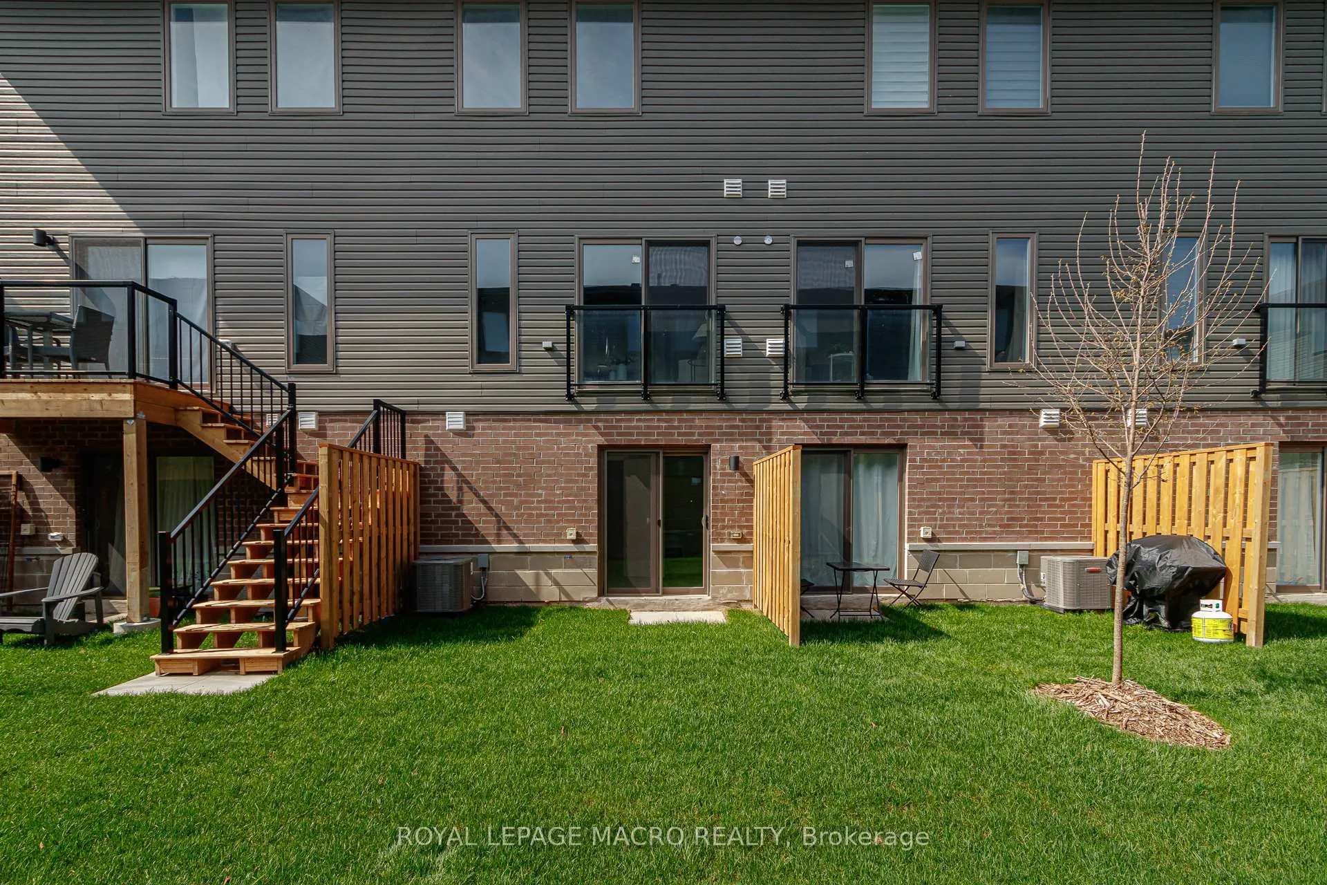 Photo 23 of Unit 4, 35 Dawson Drive, Collingwood — HOMEH