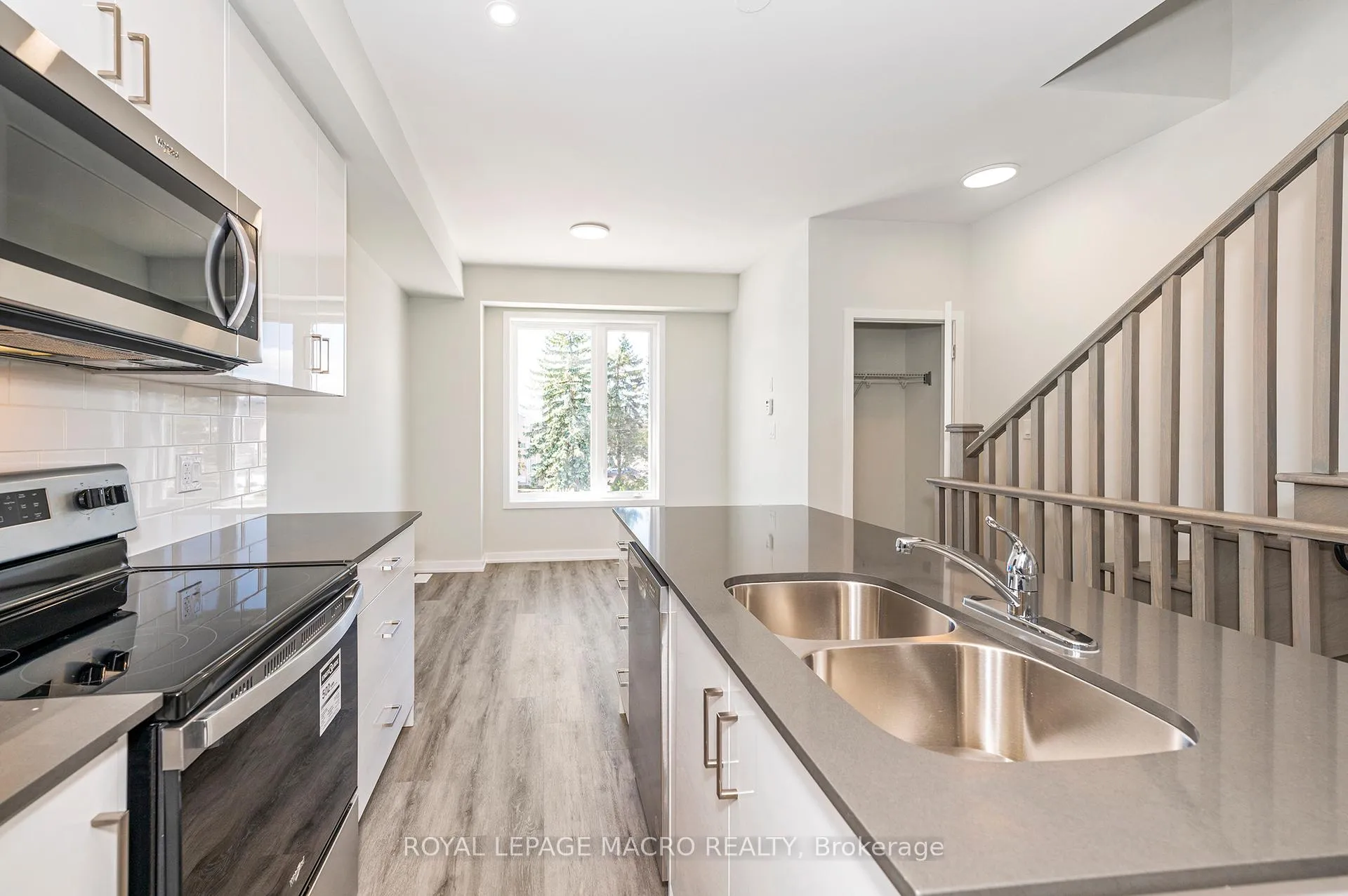 Photo 26 of Unit 4, 35 Dawson Drive, Collingwood — HOMEH
