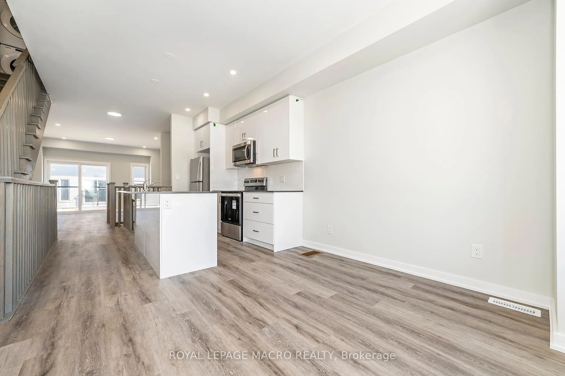 Photo 28 of Unit 4, 35 Dawson Drive, Collingwood — HOMEH