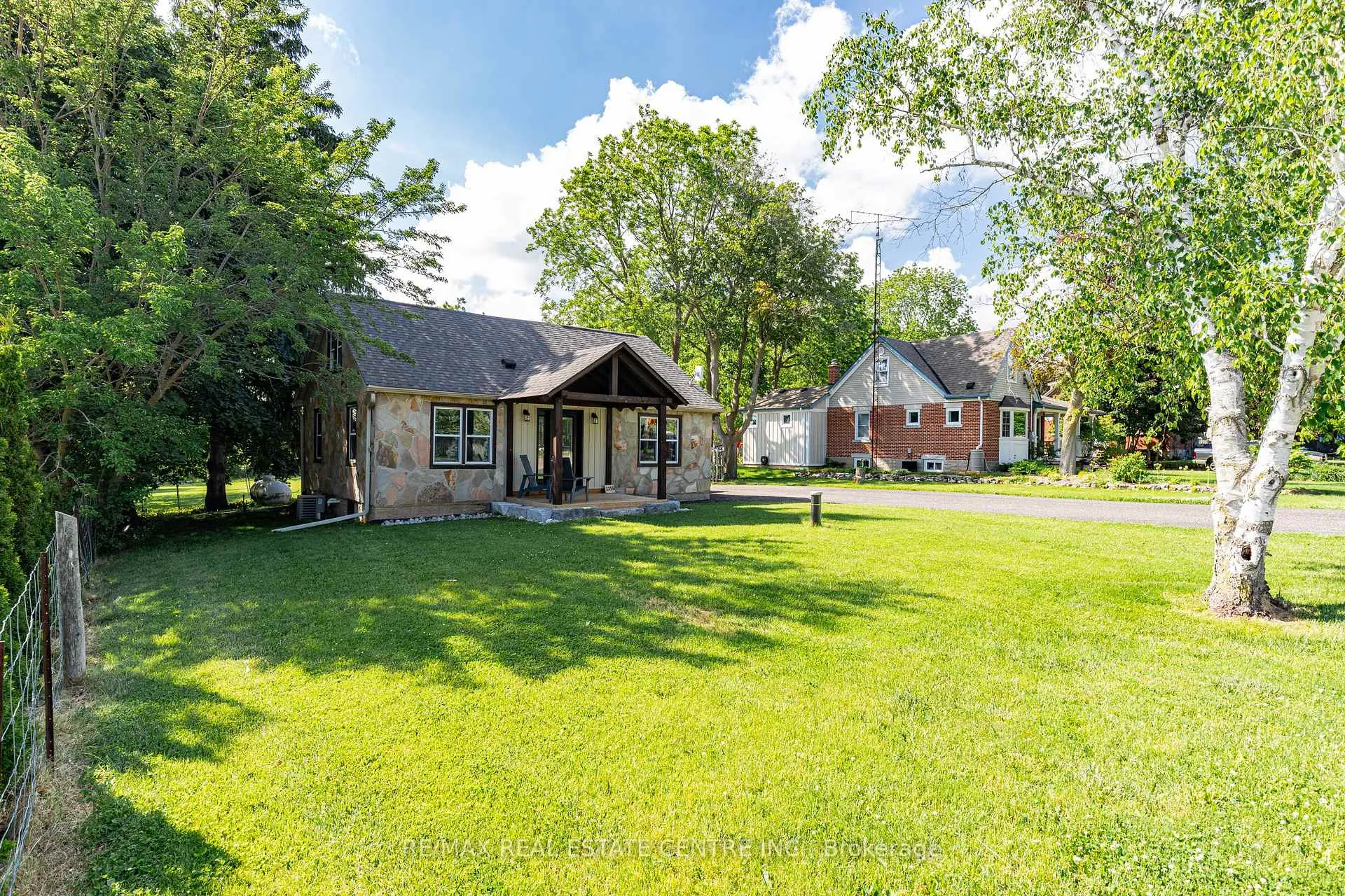 Photo 2 of 1235 Sheffield Road, Hamilton, Rural Flamborough — HOMEH