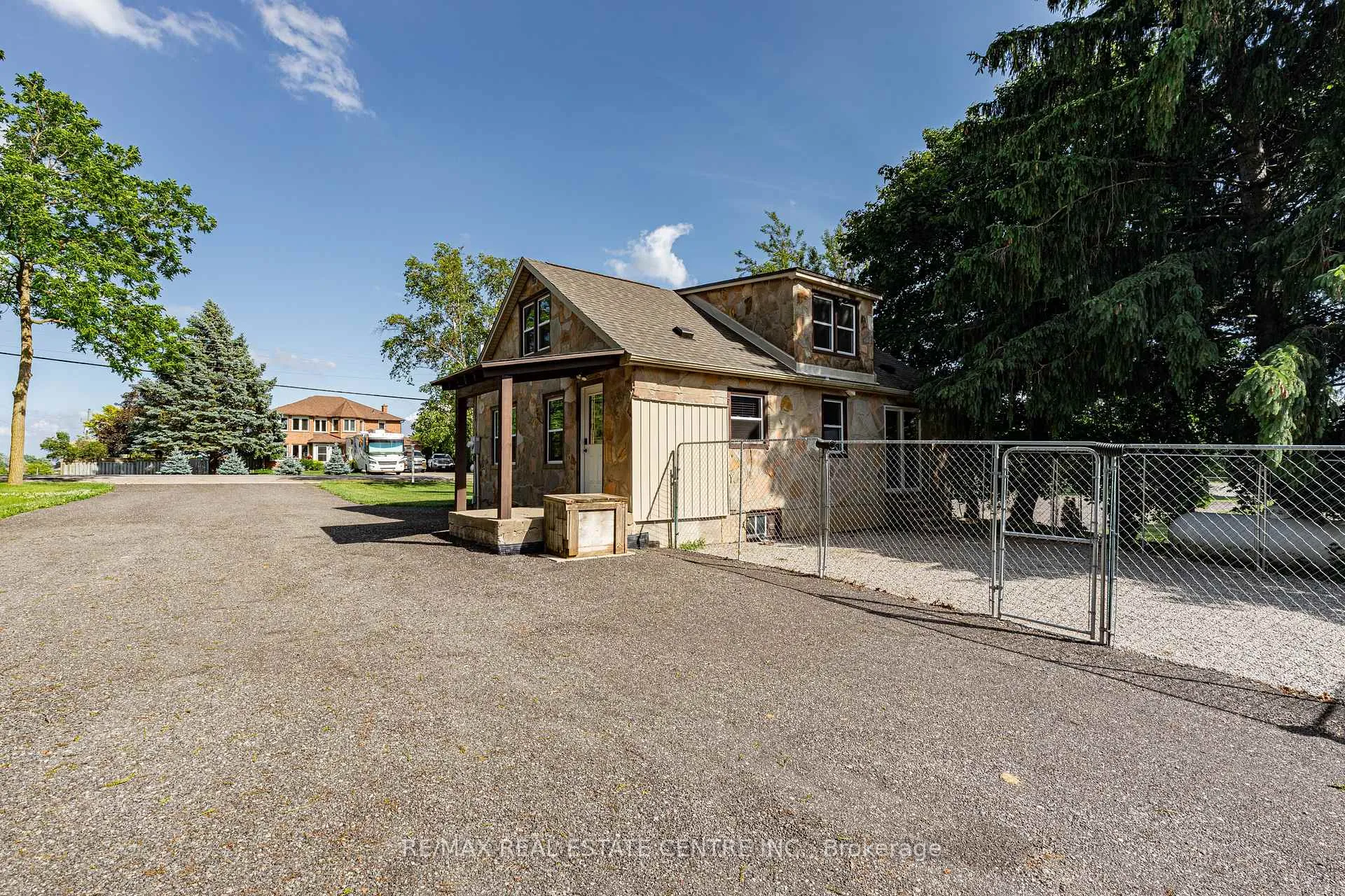 Photo 8 of 1235 Sheffield Road, Hamilton, Rural Flamborough — HOMEH