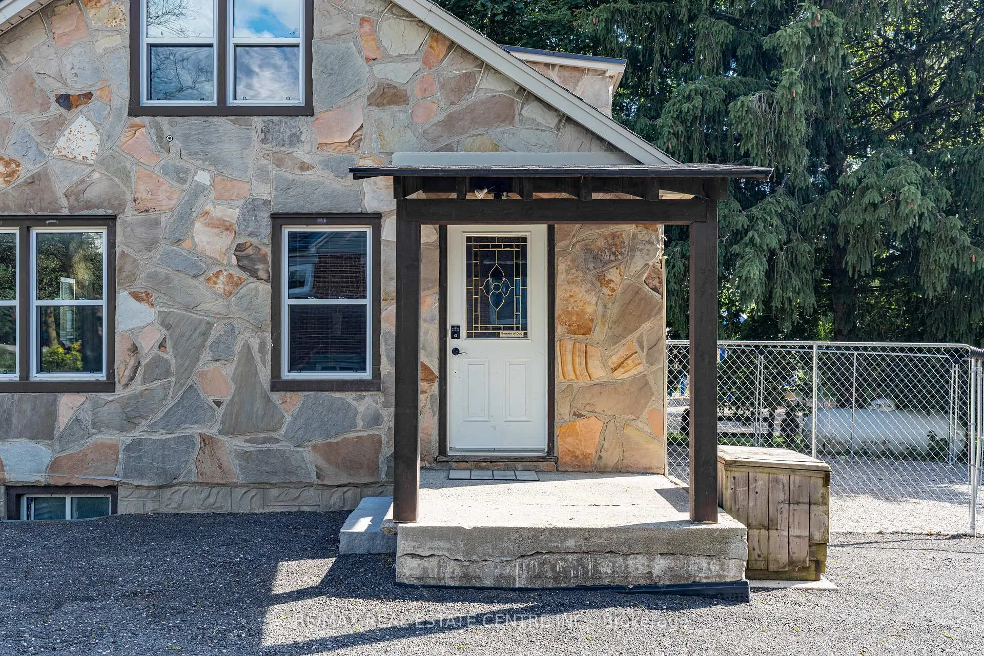 Photo 9 of 1235 Sheffield Road, Hamilton, Rural Flamborough — HOMEH