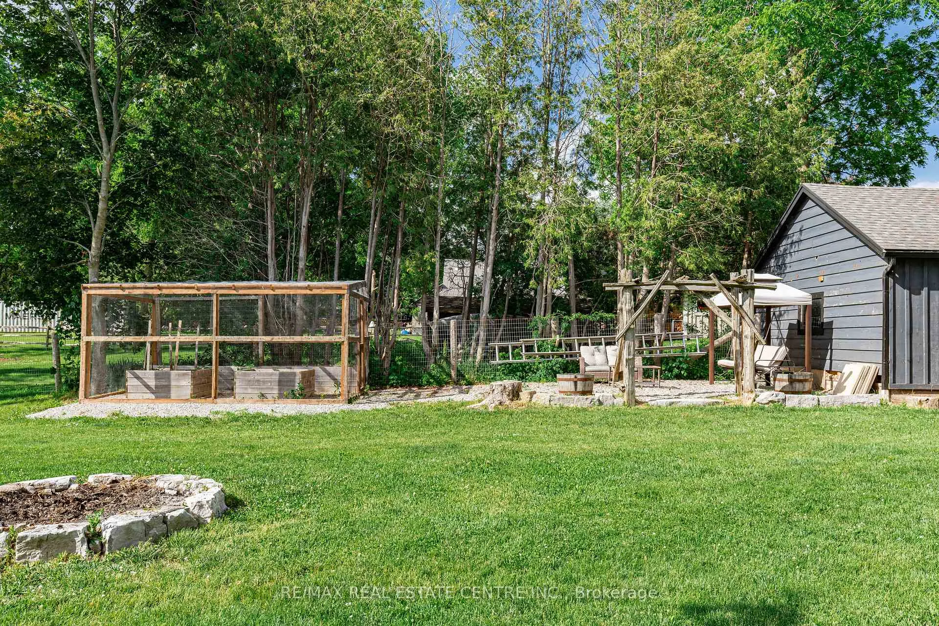 Photo 36 of 1235 Sheffield Road, Hamilton, Rural Flamborough — HOMEH