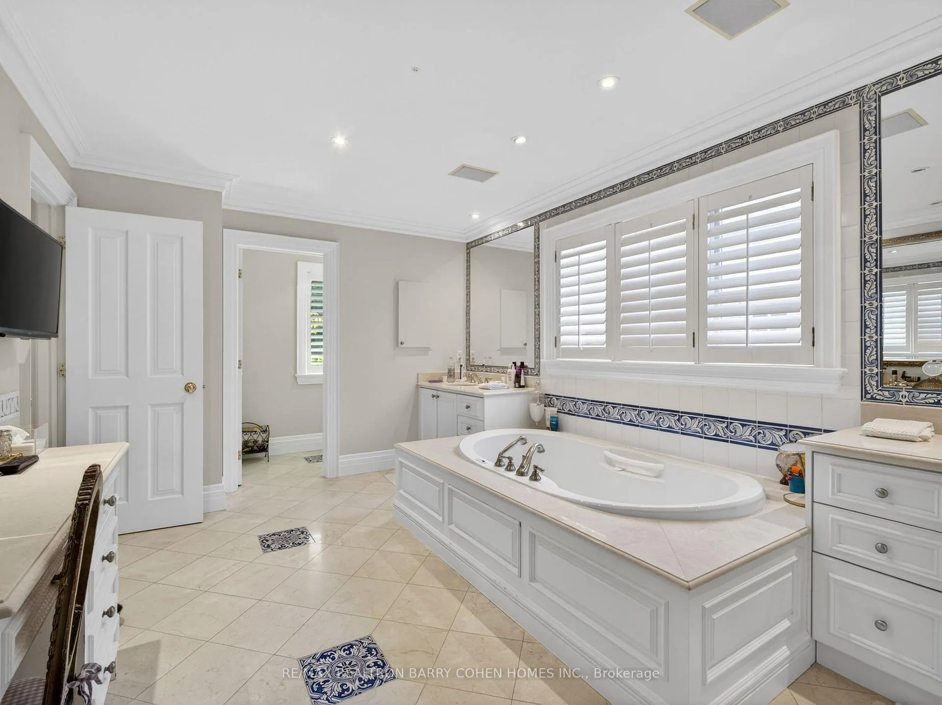 Photo 21 of 3 Vernham Court, North York, St. Andrew-Windfields — HOMEH