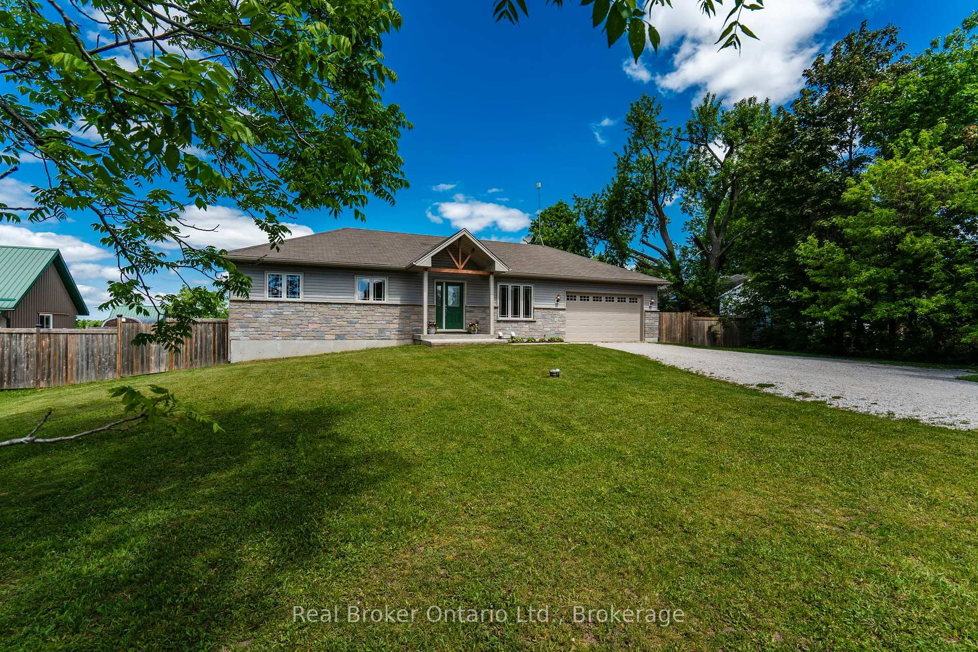 Photo 1 of 4984 Vasey Road, Tay, Rural Tay — HOMEH