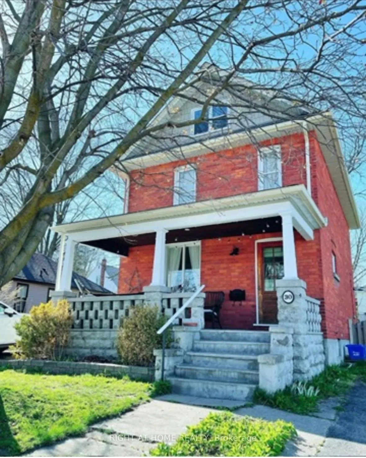 Photo 1 of 30 Grove Street E, Barrie, Wellington — HOMEH