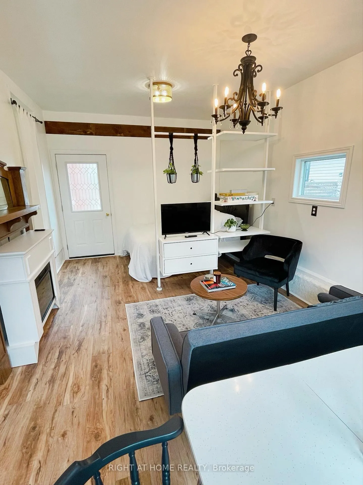 Photo 19 of 30 Grove Street E, Barrie, Wellington — HOMEH