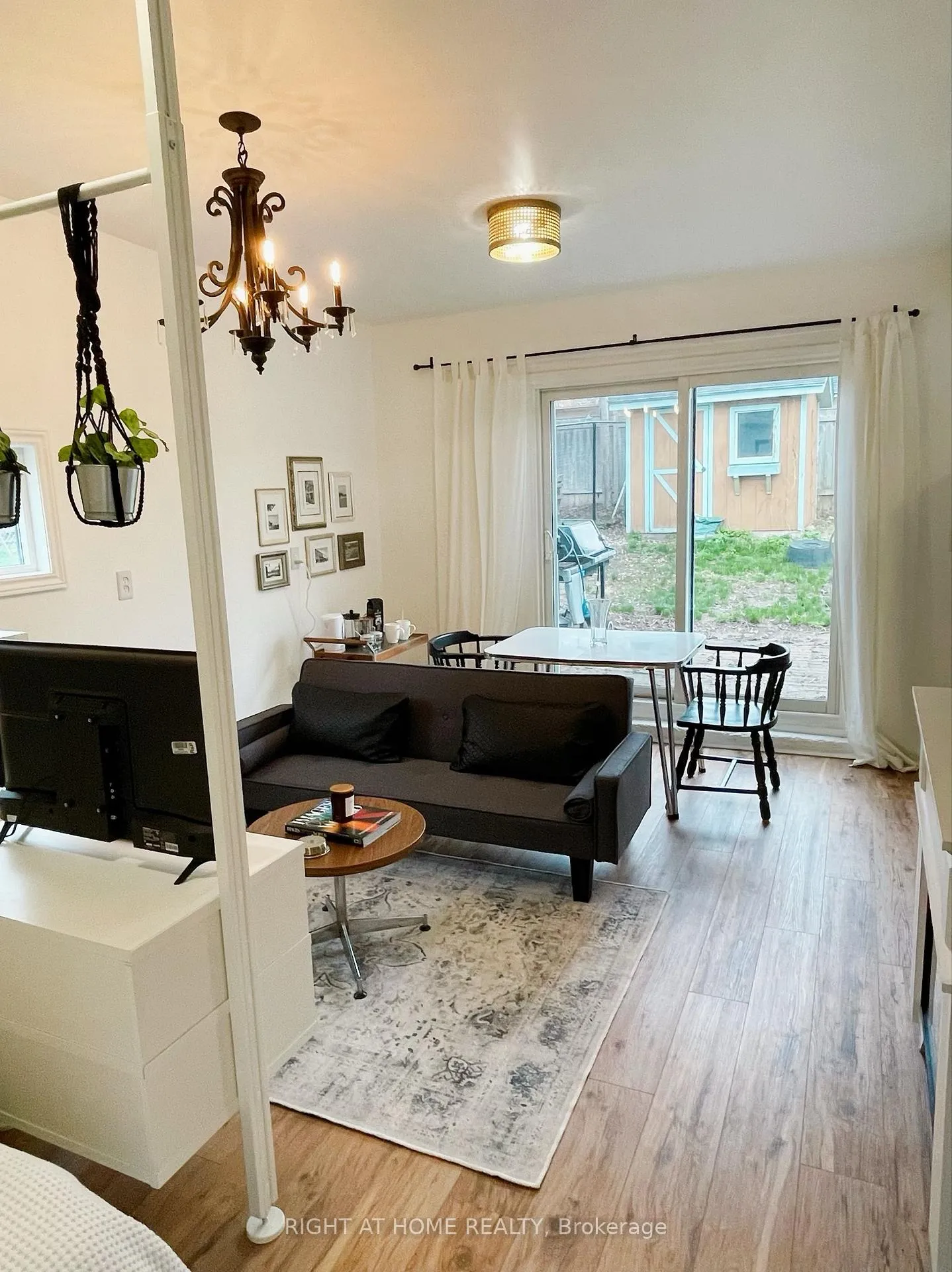 Photo 25 of 30 Grove Street E, Barrie, Wellington — HOMEH