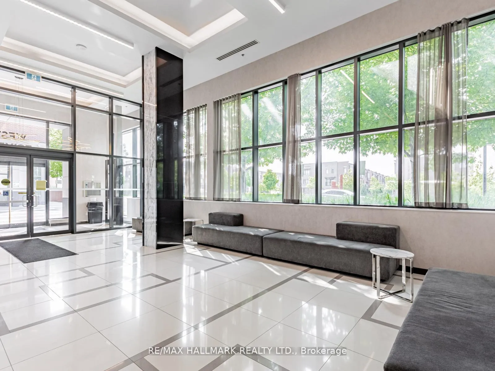 Photo 3 of Unit 322, 99 Eagle Rock Way, Vaughan, Rural Vaughan — HOMEH