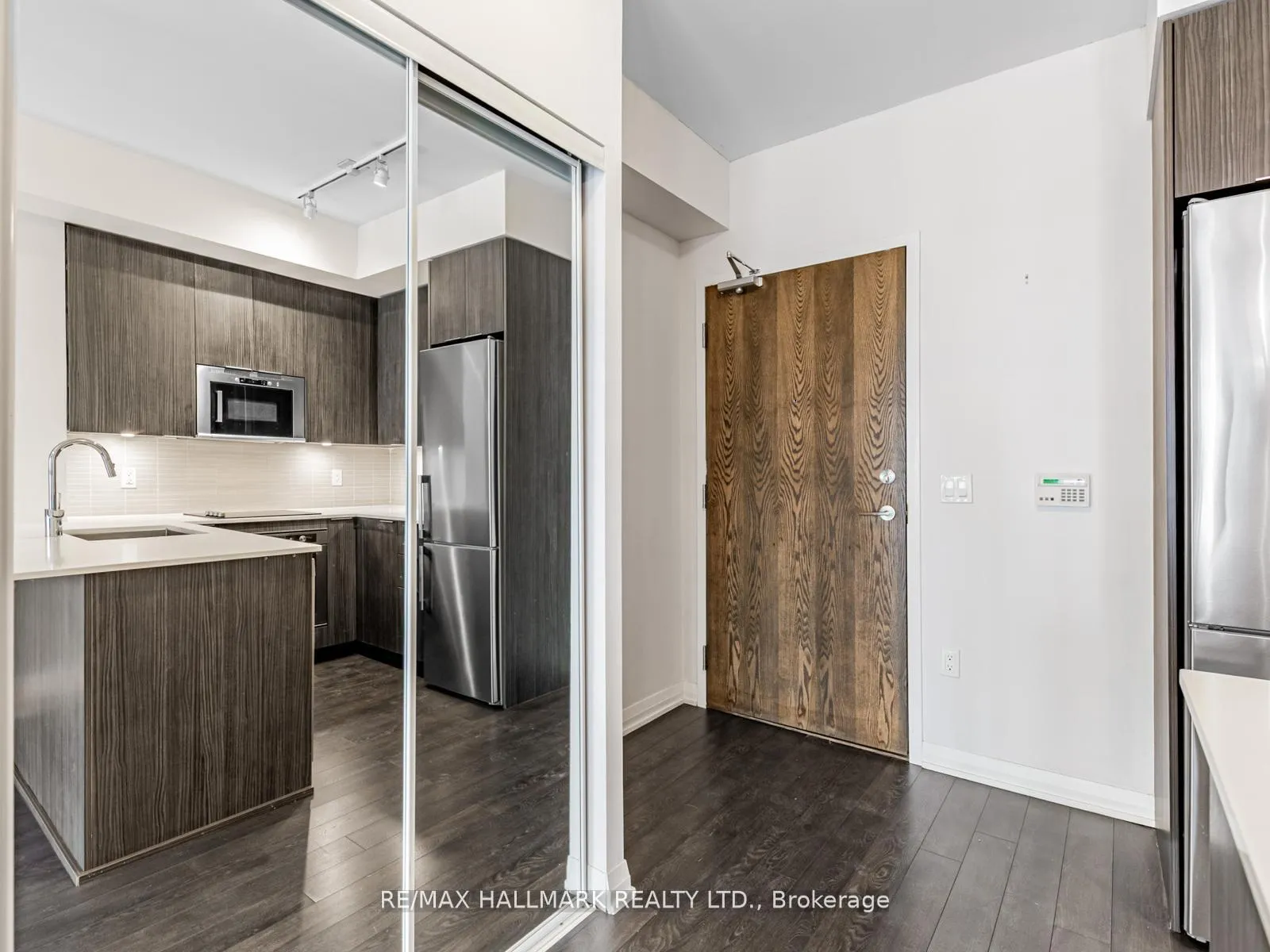 Photo 5 of Unit 322, 99 Eagle Rock Way, Vaughan, Rural Vaughan — HOMEH