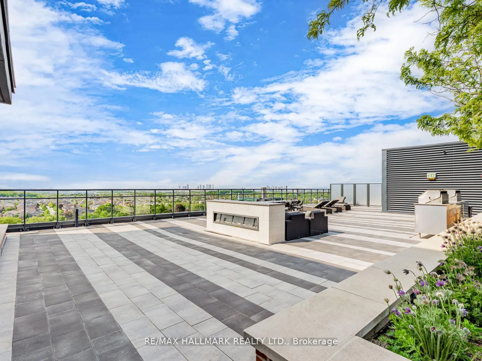 Photo 40 of Unit 322, 99 Eagle Rock Way, Vaughan, Rural Vaughan — HOMEH