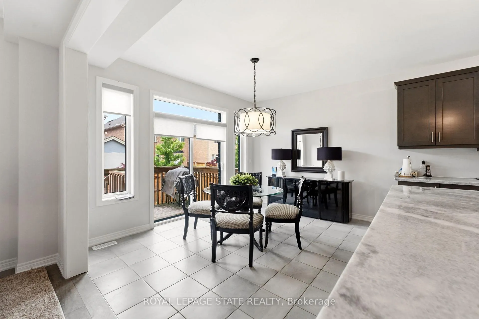 Photo 9 of 11 Morrison Drive, Hamilton, Meadowlands — HOMEH