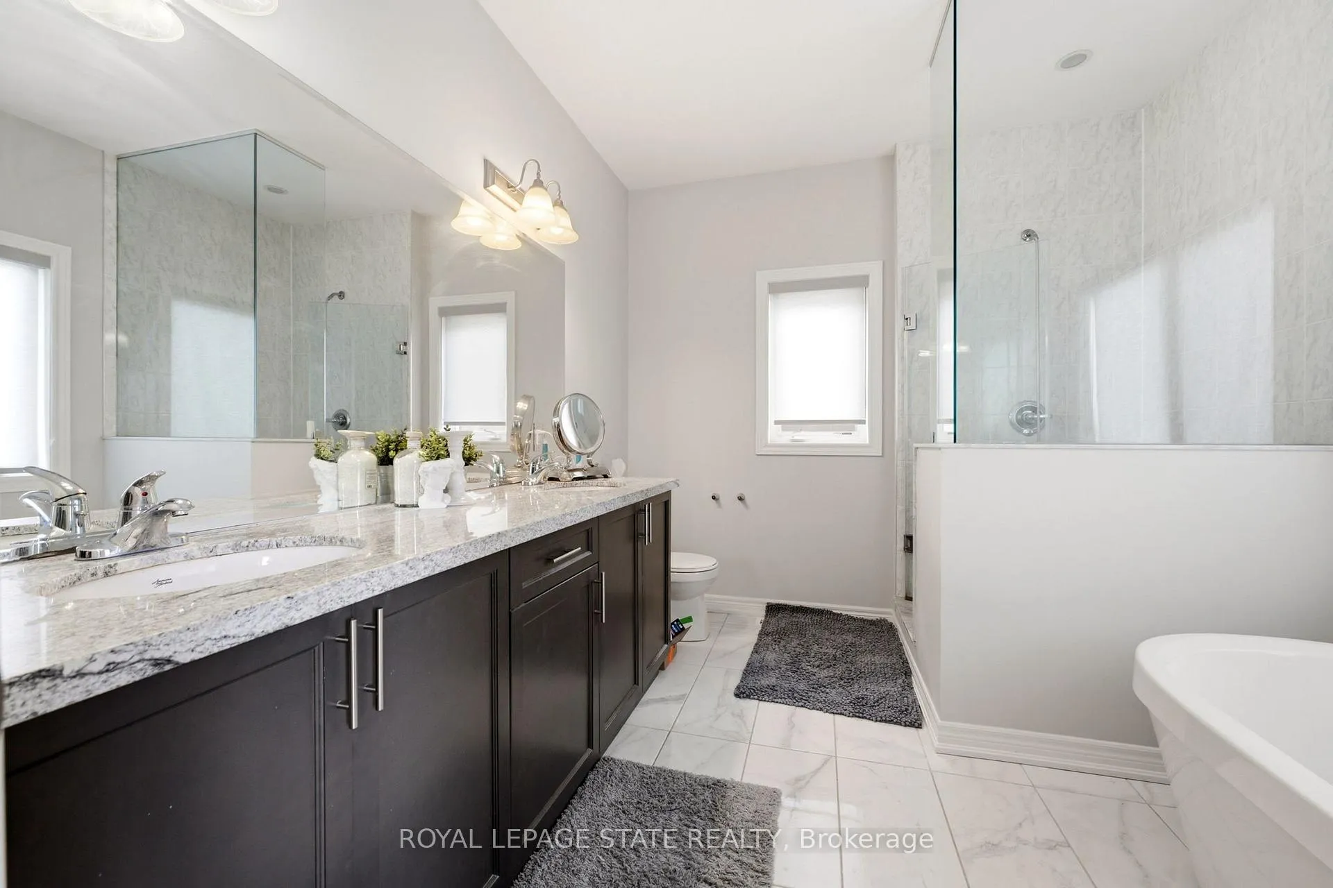 Photo 17 of 11 Morrison Drive, Hamilton, Meadowlands — HOMEH