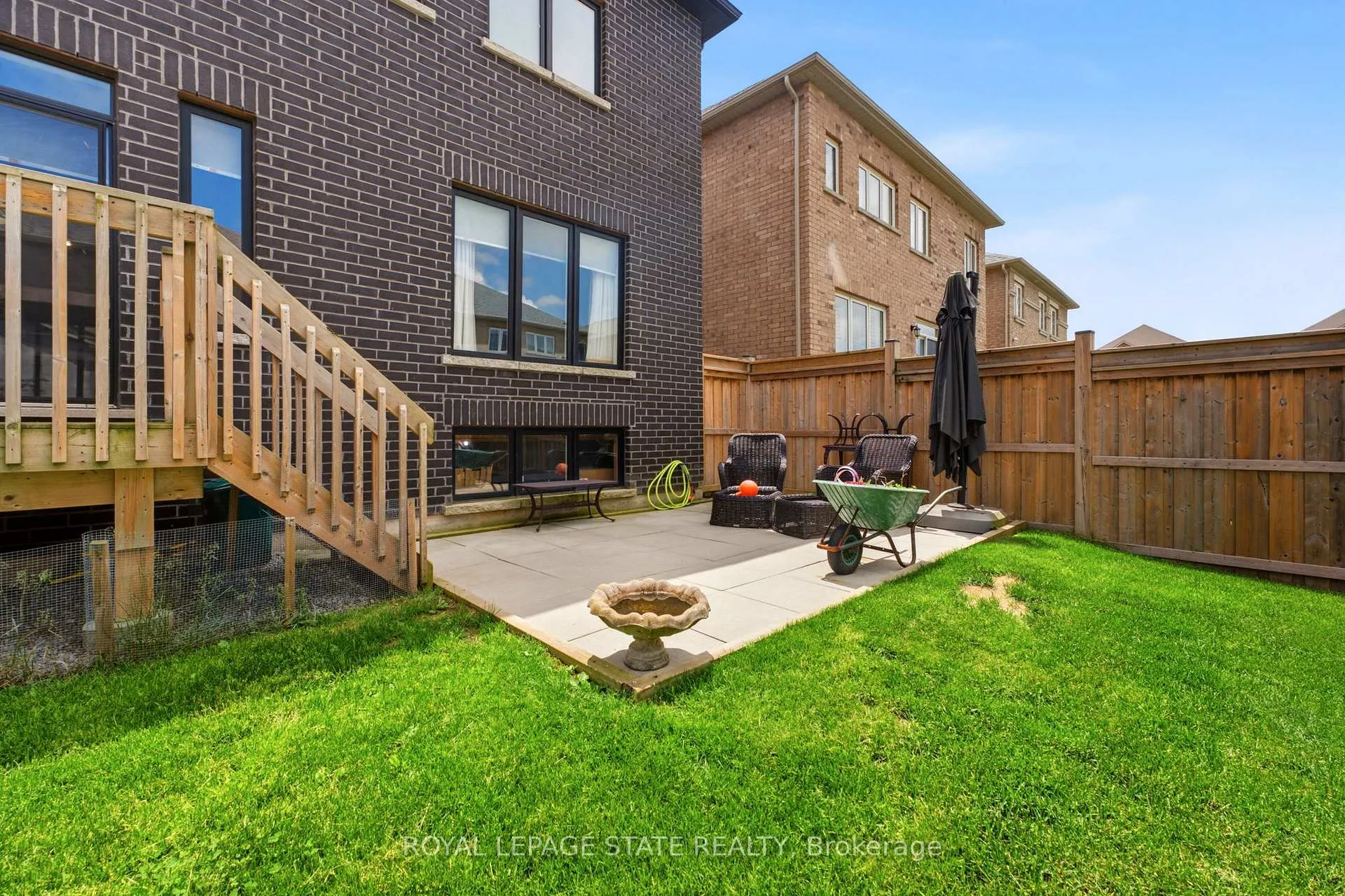 Photo 27 of 11 Morrison Drive, Hamilton, Meadowlands — HOMEH