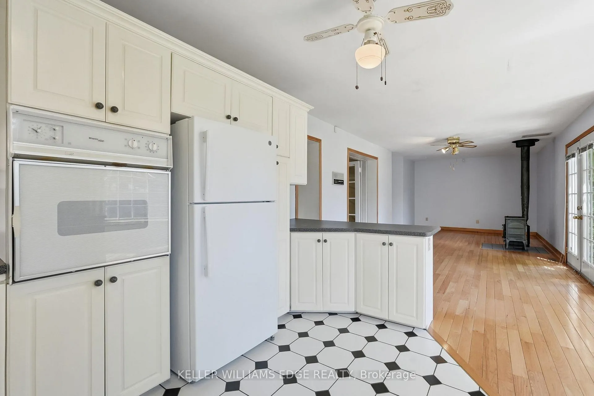 Photo 11 of 3 Ancaster Street E, Hamilton, Dundas — HOMEH