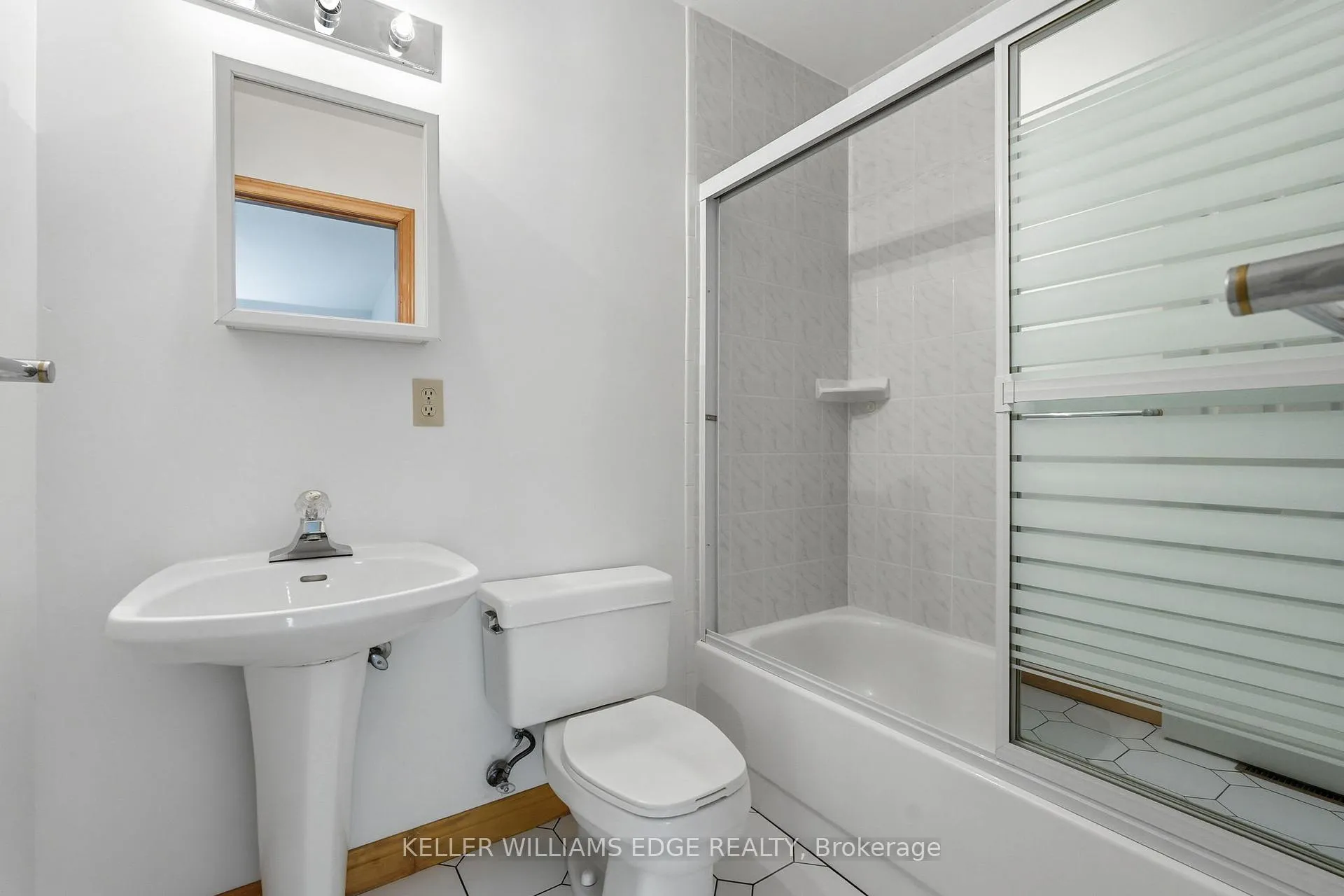 Photo 23 of 3 Ancaster Street E, Hamilton, Dundas — HOMEH