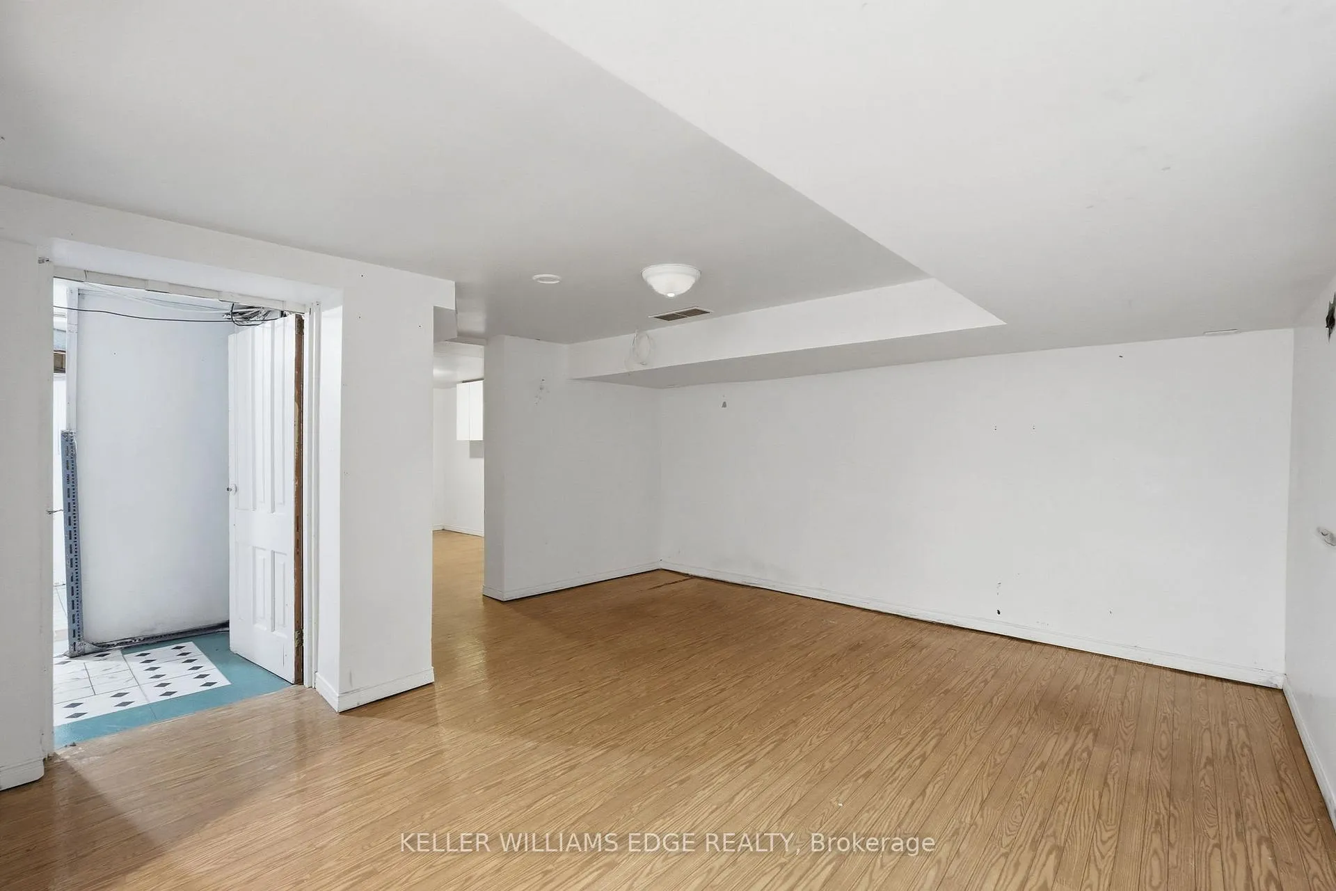 Photo 41 of 3 Ancaster Street E, Hamilton, Dundas — HOMEH