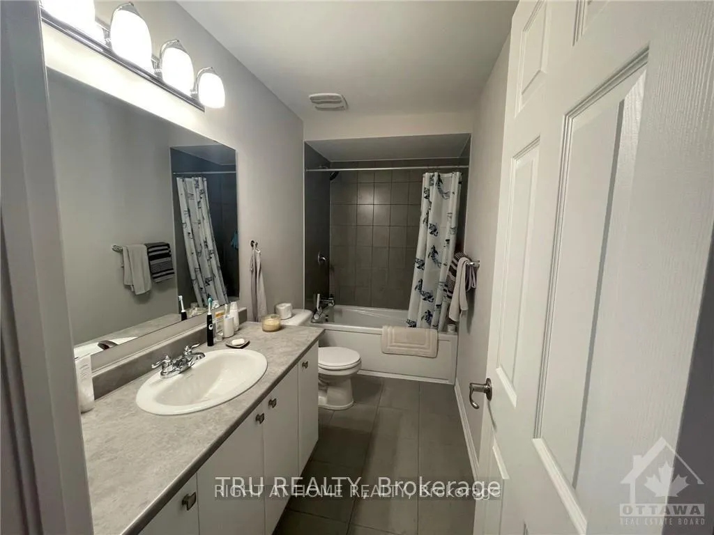 Photo 13 of 703 NAUTILUS Private, Ottawa, Kanata - Emerald Meadows/Trailwest — HOMEH