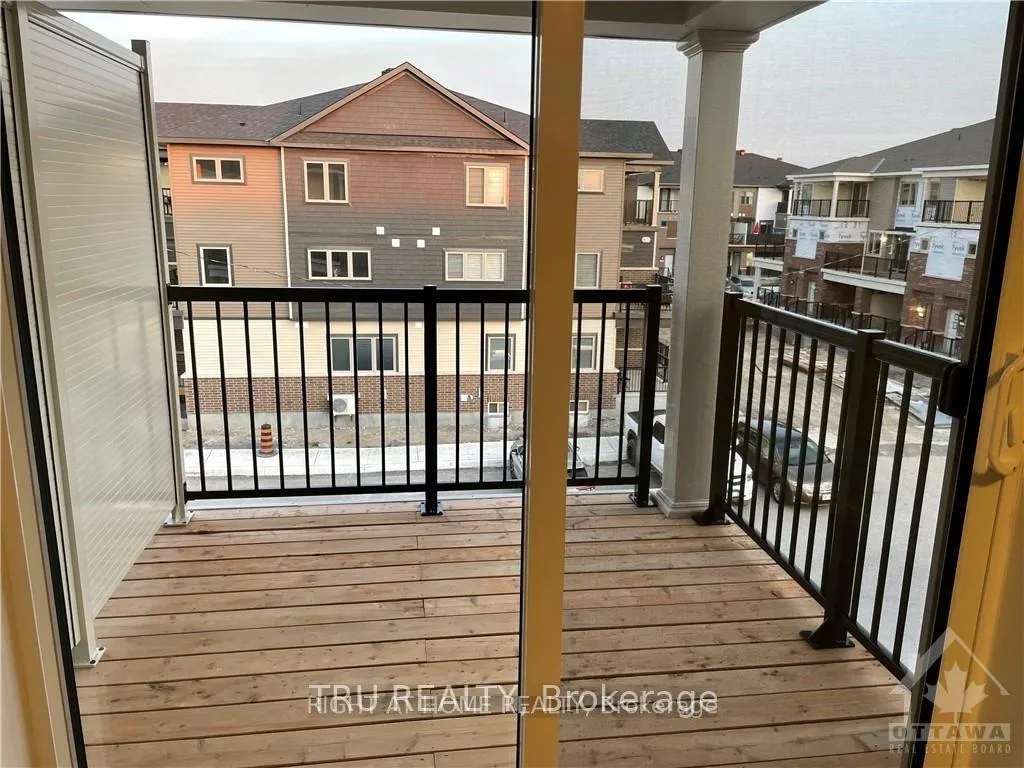 Photo 14 of 703 NAUTILUS Private, Ottawa, Kanata - Emerald Meadows/Trailwest — HOMEH