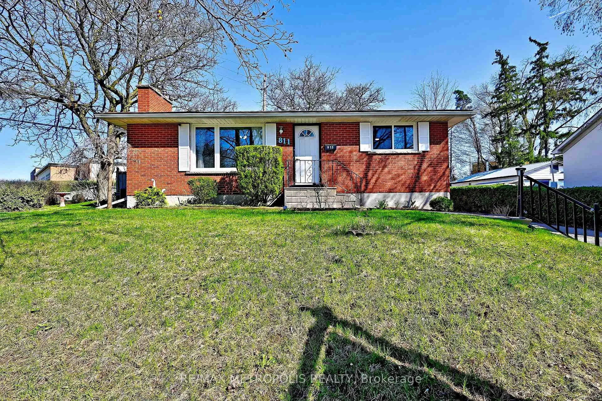 Photo 3 of 811 Dolph Street N, Cambridge — HOMEH
