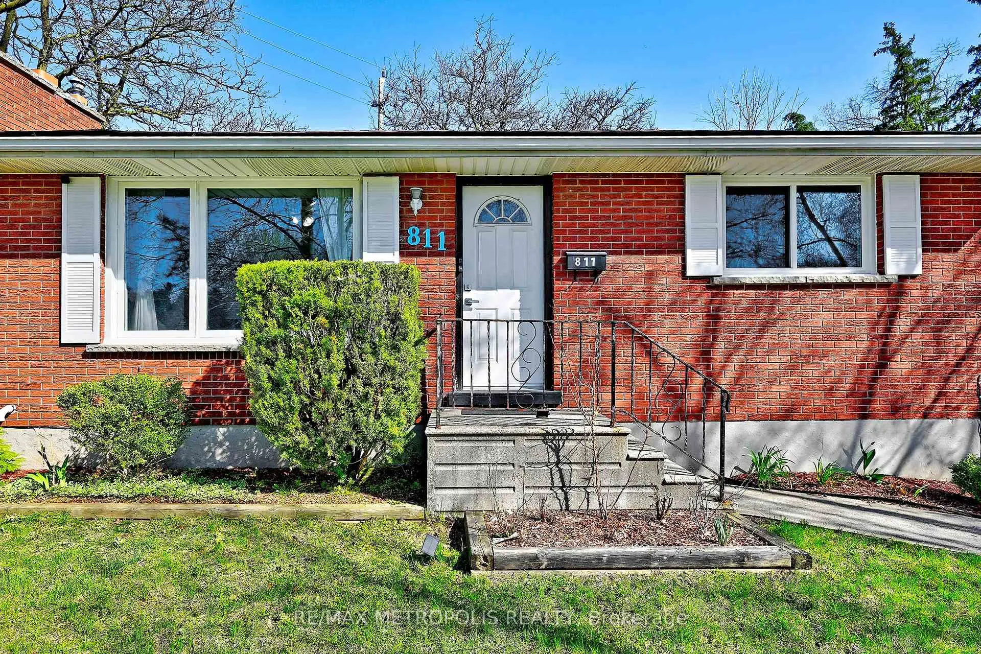 Photo 4 of 811 Dolph Street N, Cambridge — HOMEH