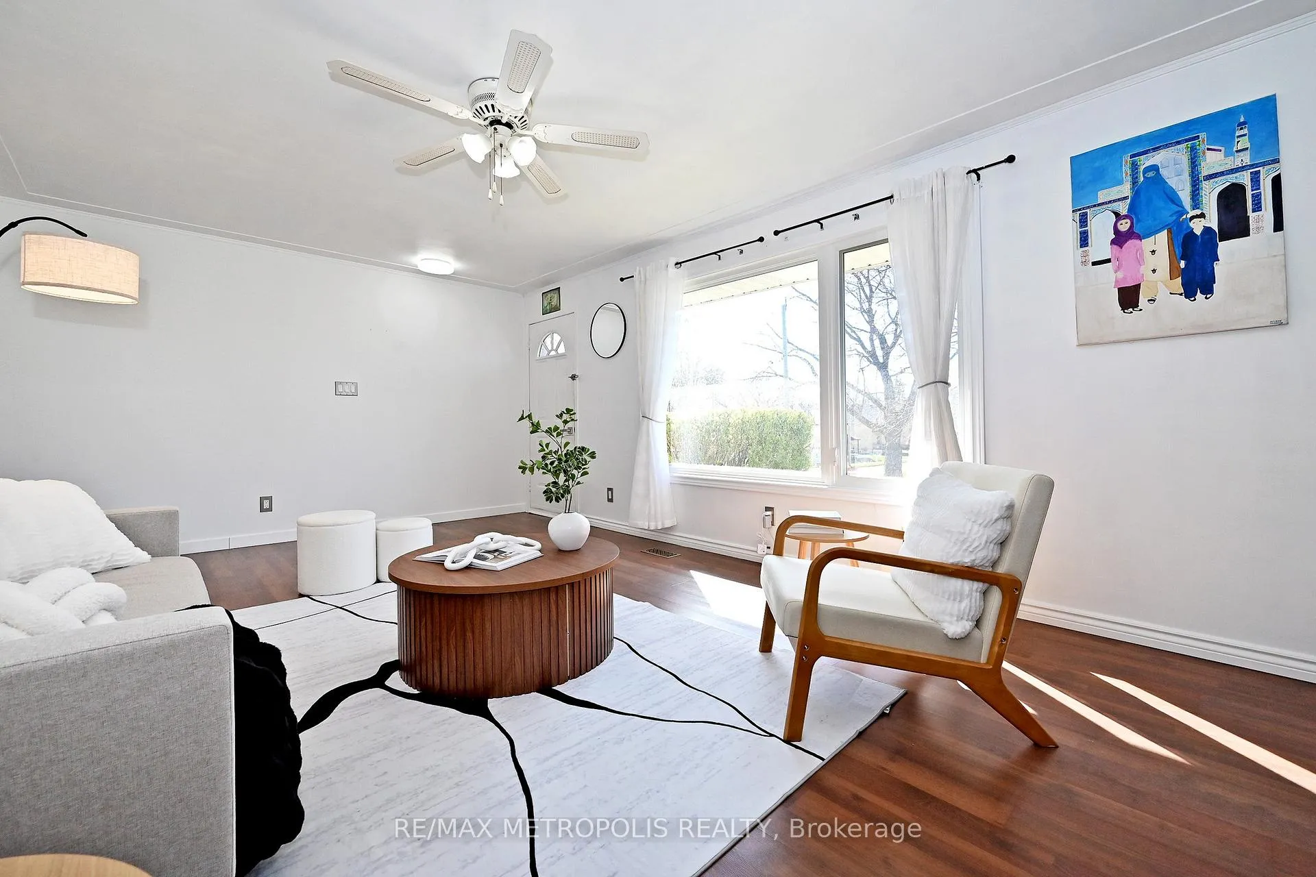 Photo 8 of 811 Dolph Street N, Cambridge — HOMEH