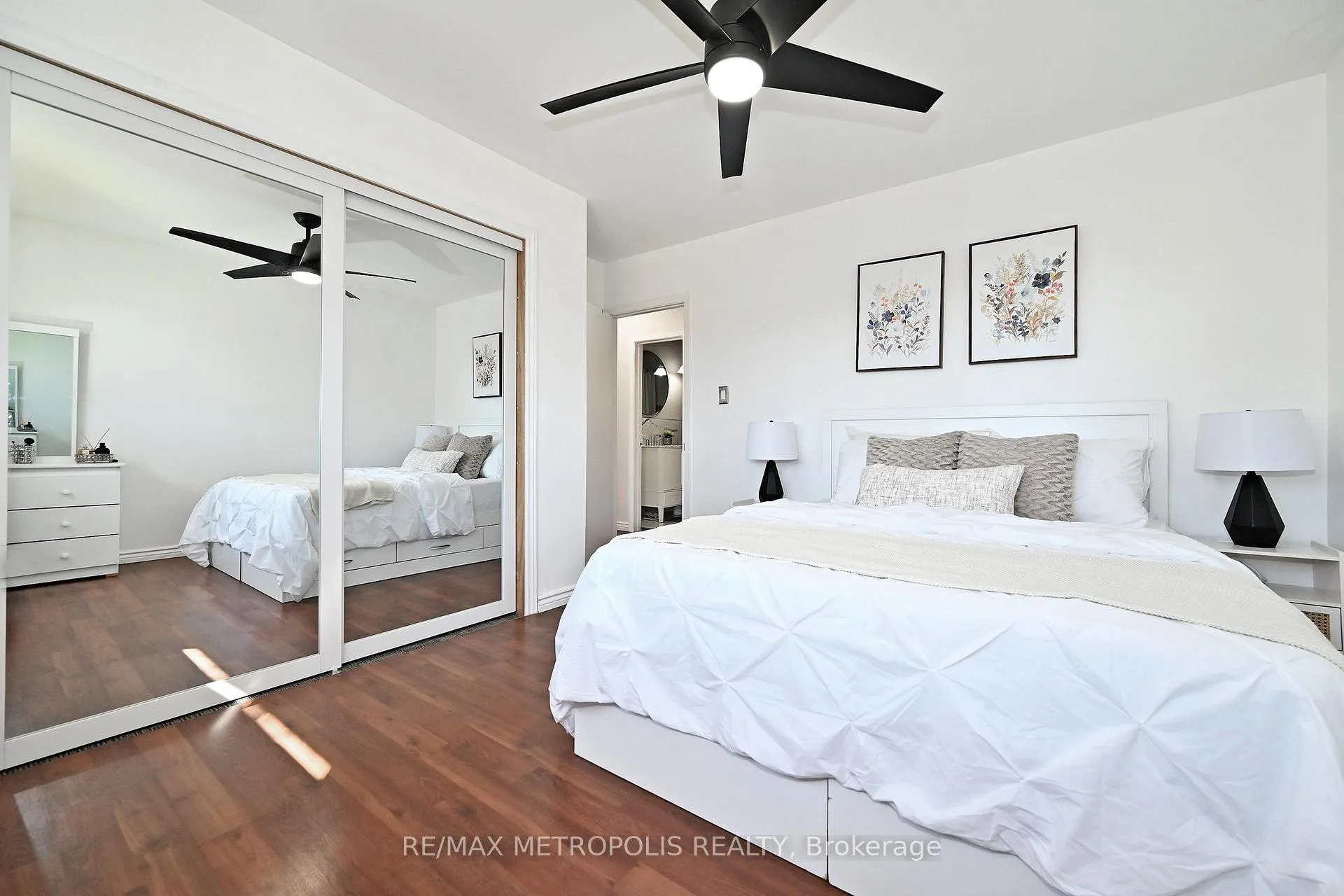 Photo 18 of 811 Dolph Street N, Cambridge — HOMEH