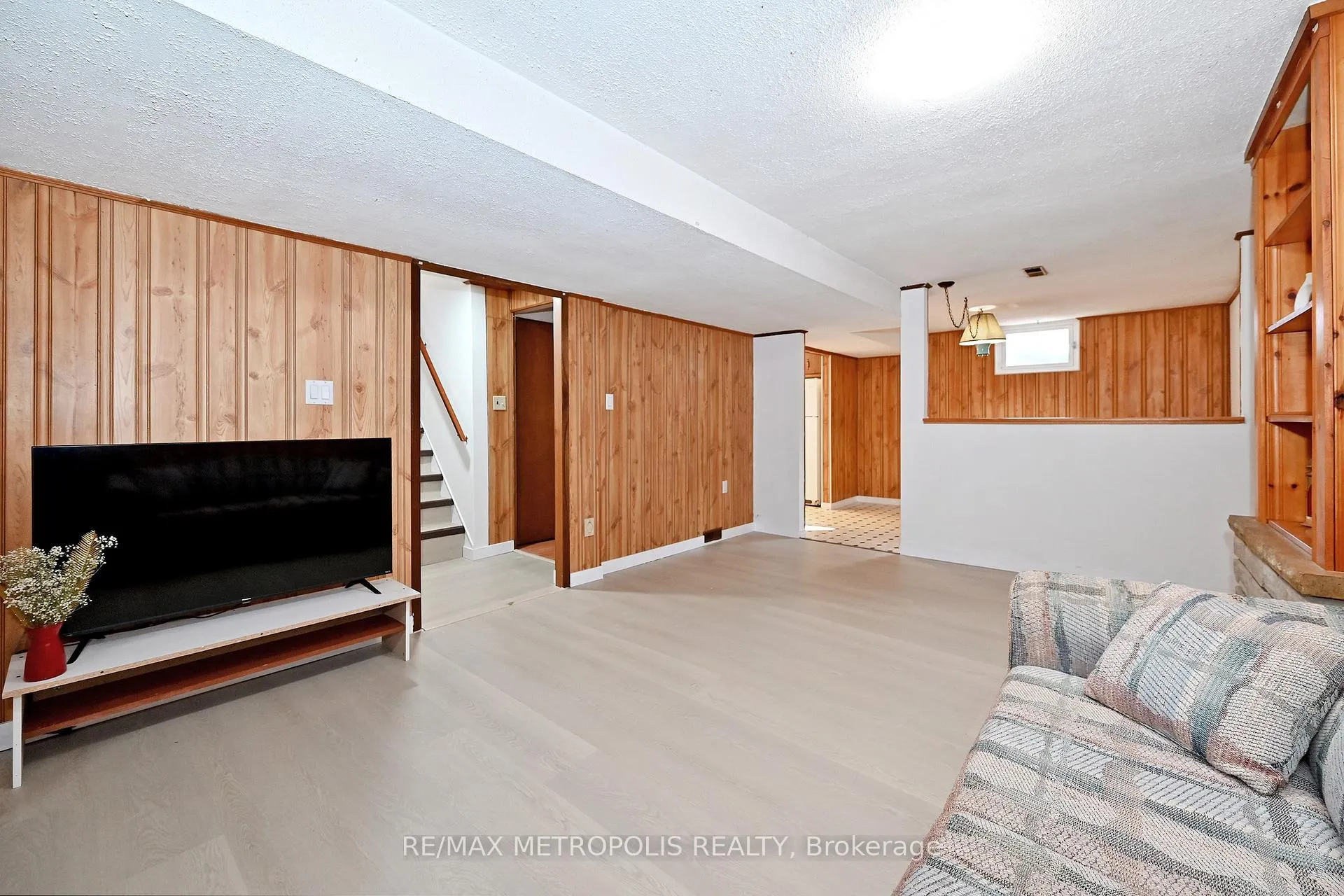 Photo 27 of 811 Dolph Street N, Cambridge — HOMEH