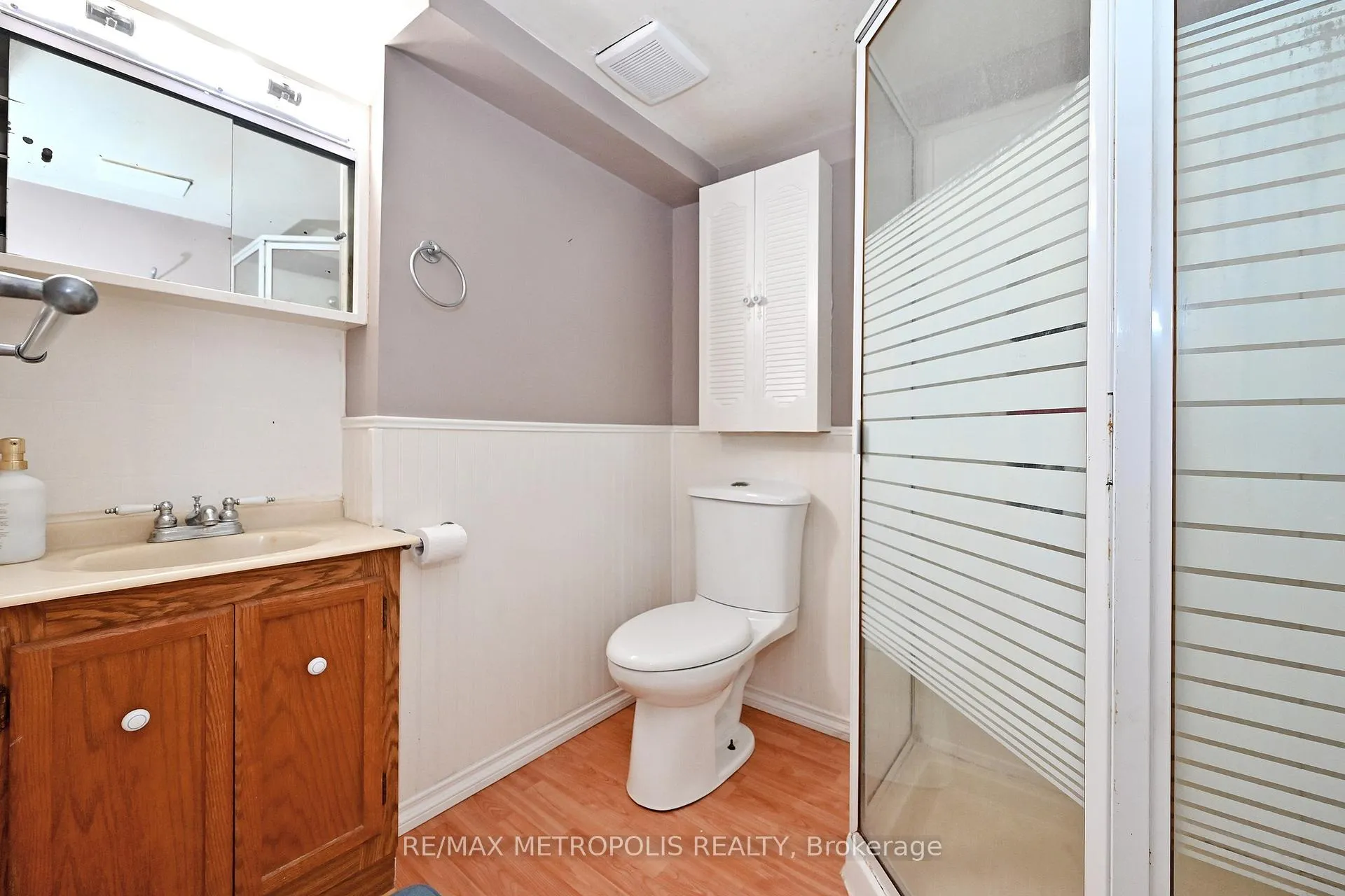 Photo 35 of 811 Dolph Street N, Cambridge — HOMEH