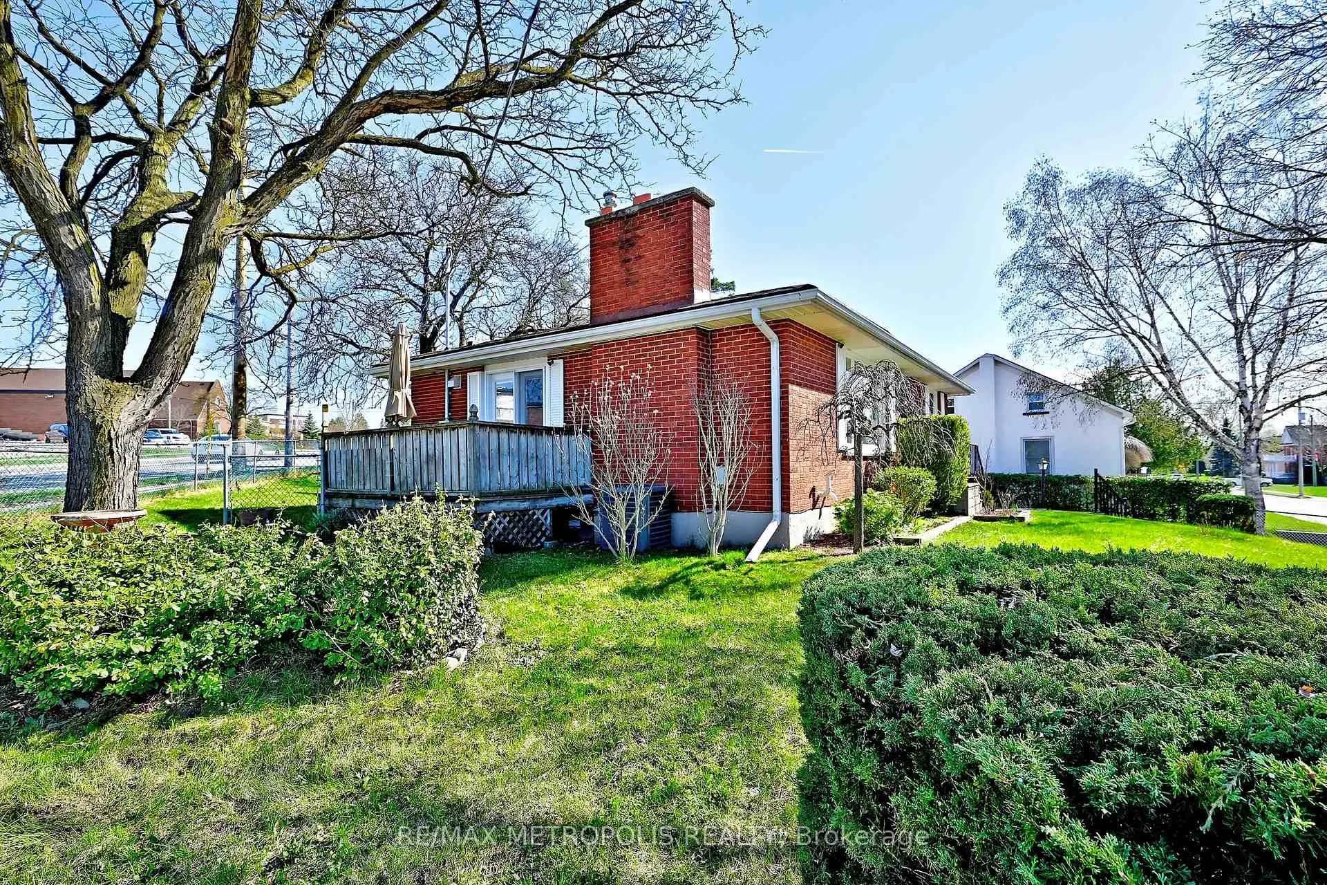 Photo 36 of 811 Dolph Street N, Cambridge — HOMEH