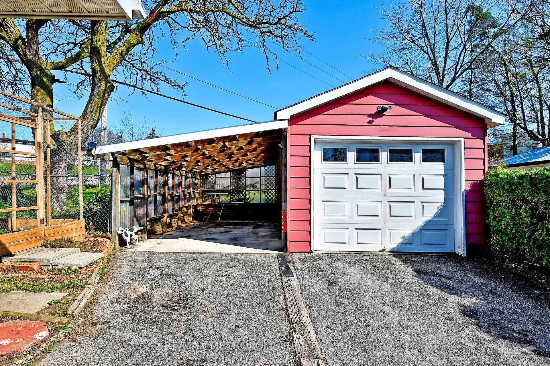 Photo 43 of 811 Dolph Street N, Cambridge — HOMEH