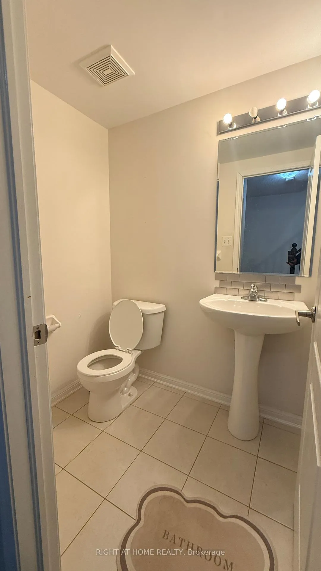 Photo 6 of 20 Ferguson Street, Scarborough, Clairlea-Birchmount — HOMEH