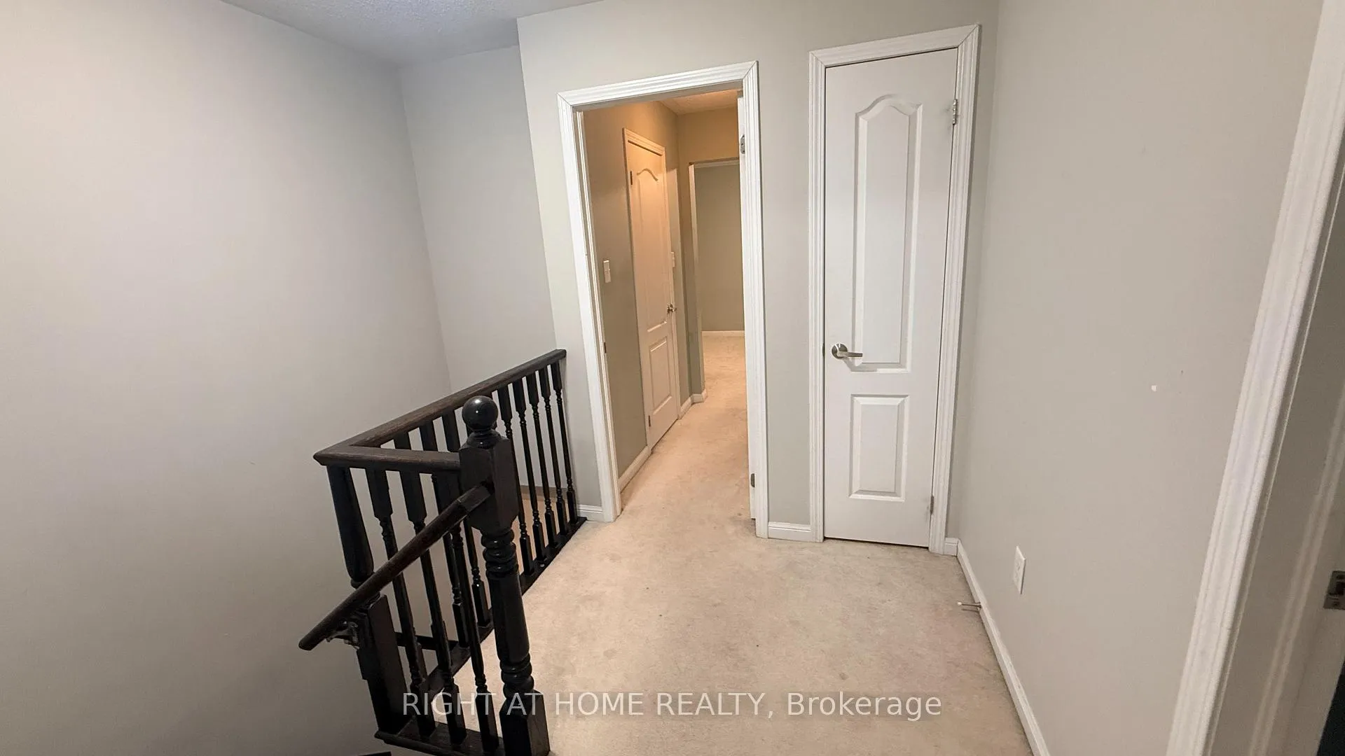 Photo 10 of 20 Ferguson Street, Scarborough, Clairlea-Birchmount — HOMEH