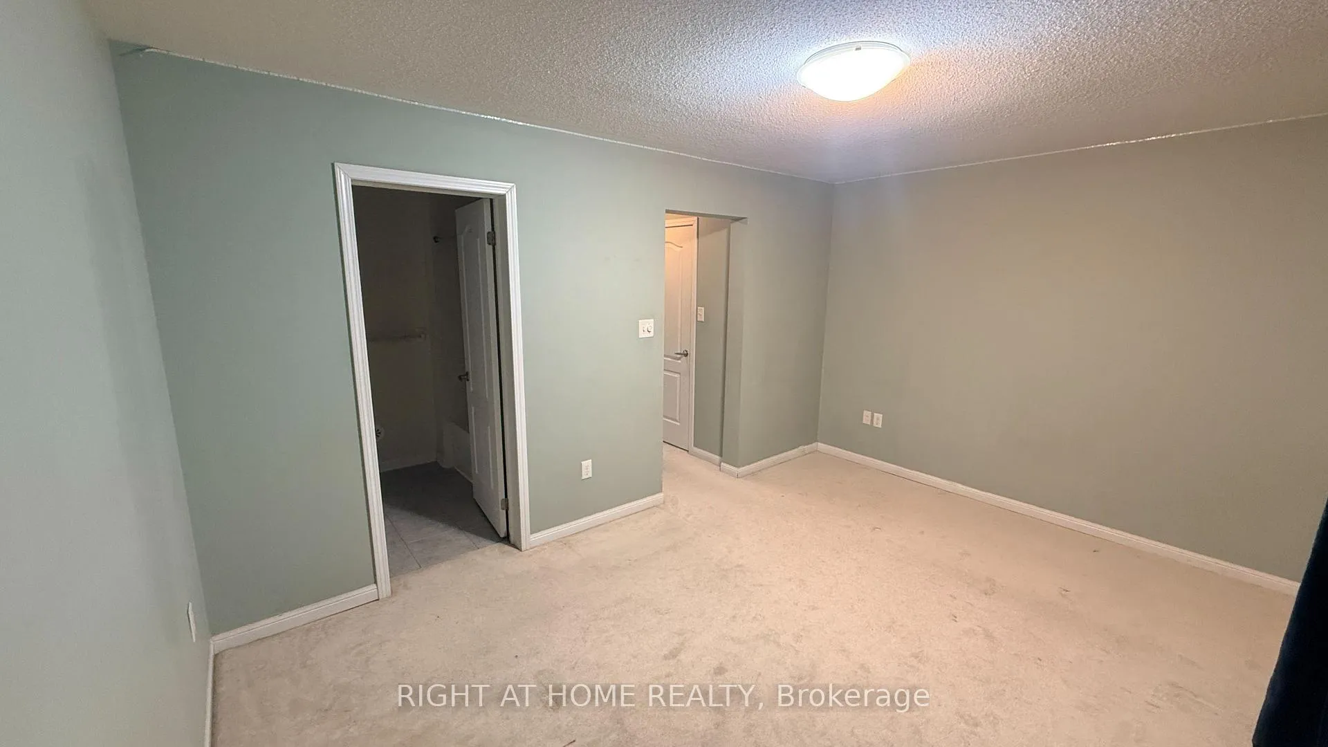 Photo 13 of 20 Ferguson Street, Scarborough, Clairlea-Birchmount — HOMEH