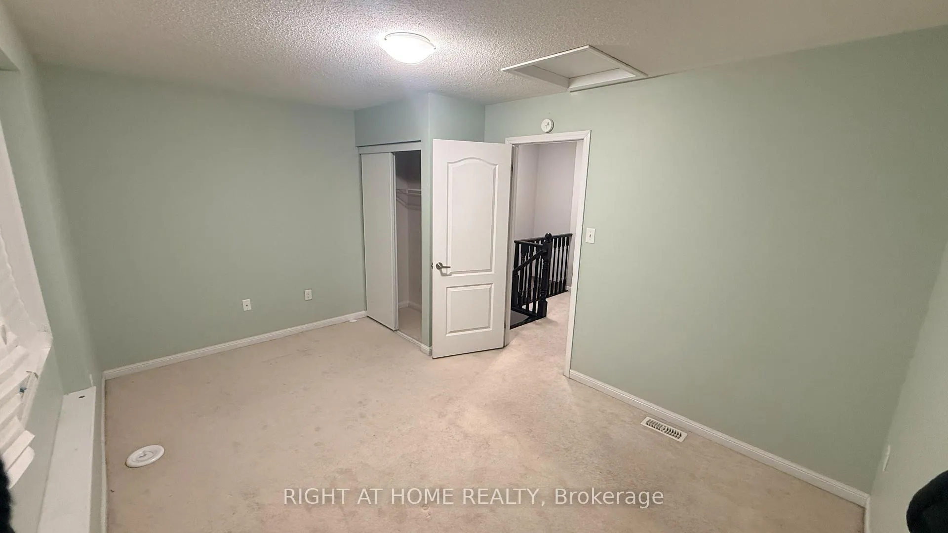 Photo 16 of 20 Ferguson Street, Scarborough, Clairlea-Birchmount — HOMEH