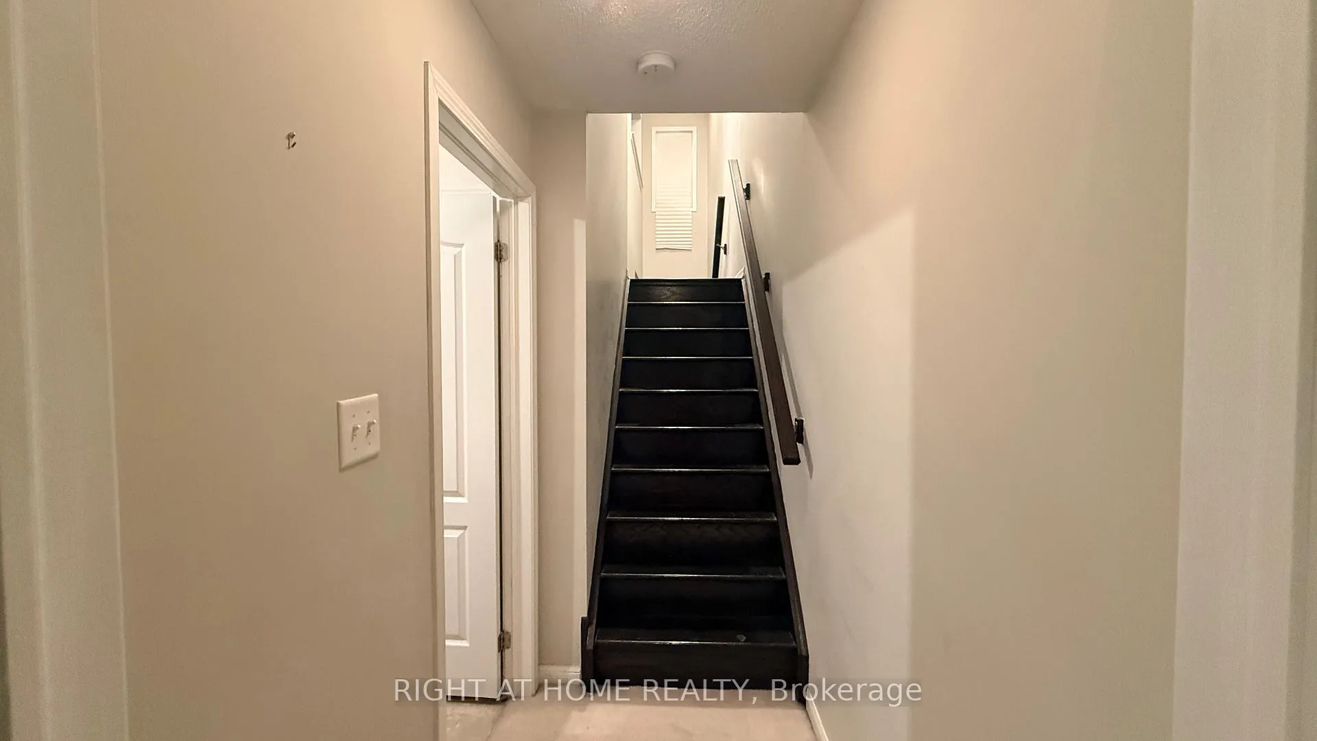 Photo 19 of 20 Ferguson Street, Scarborough, Clairlea-Birchmount — HOMEH