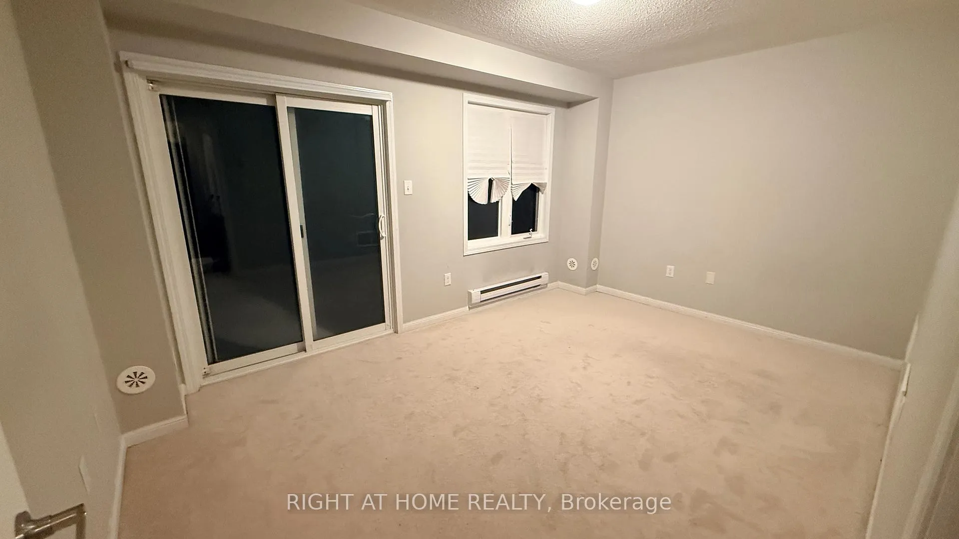 Photo 21 of 20 Ferguson Street, Scarborough, Clairlea-Birchmount — HOMEH