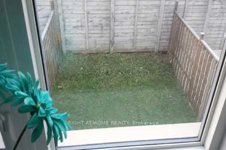 Photo 22 of 20 Ferguson Street, Scarborough, Clairlea-Birchmount — HOMEH