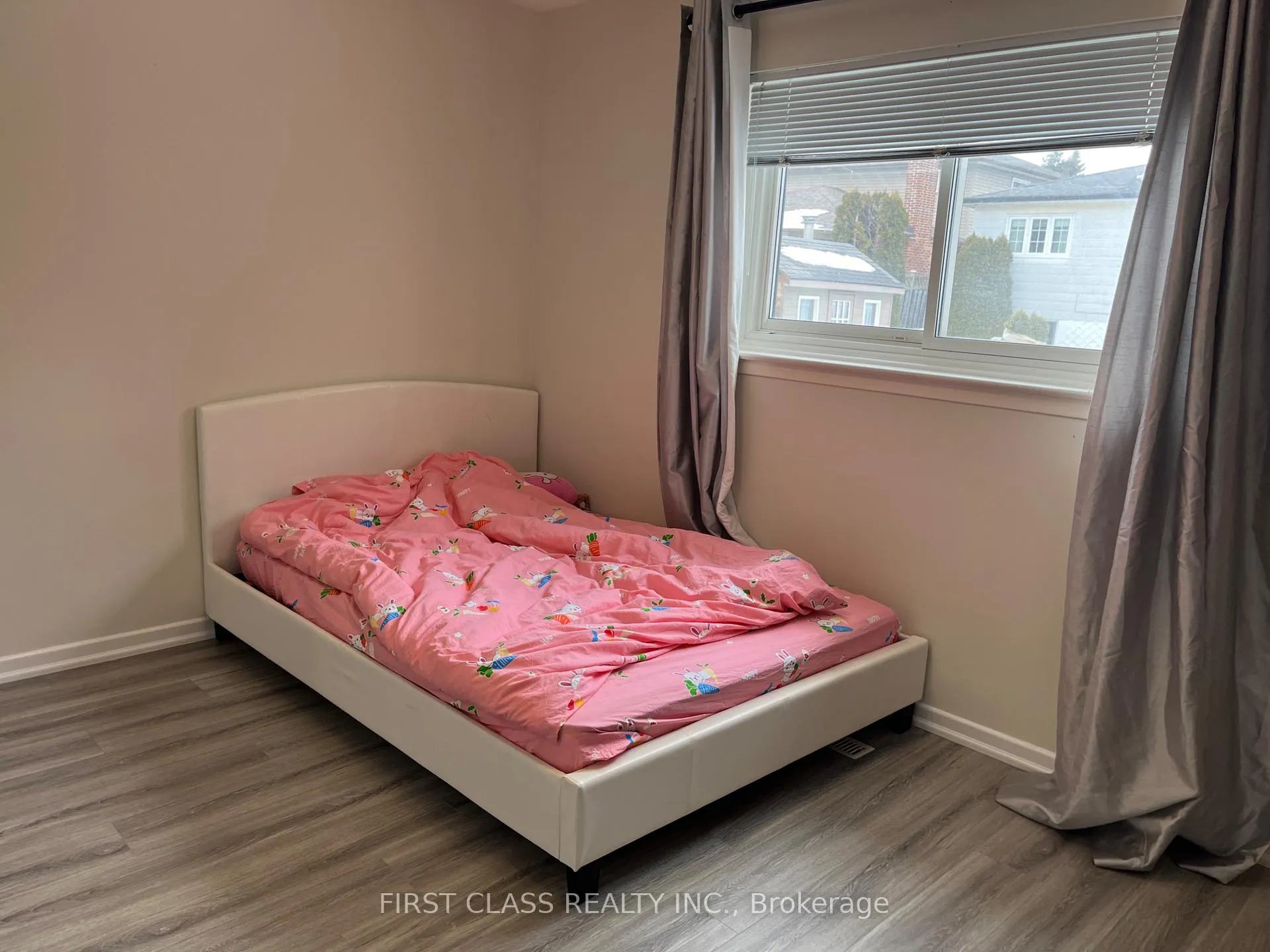 Photo 7 of 14 Pringle Avenue, Markham, Markham Village — HOMEH