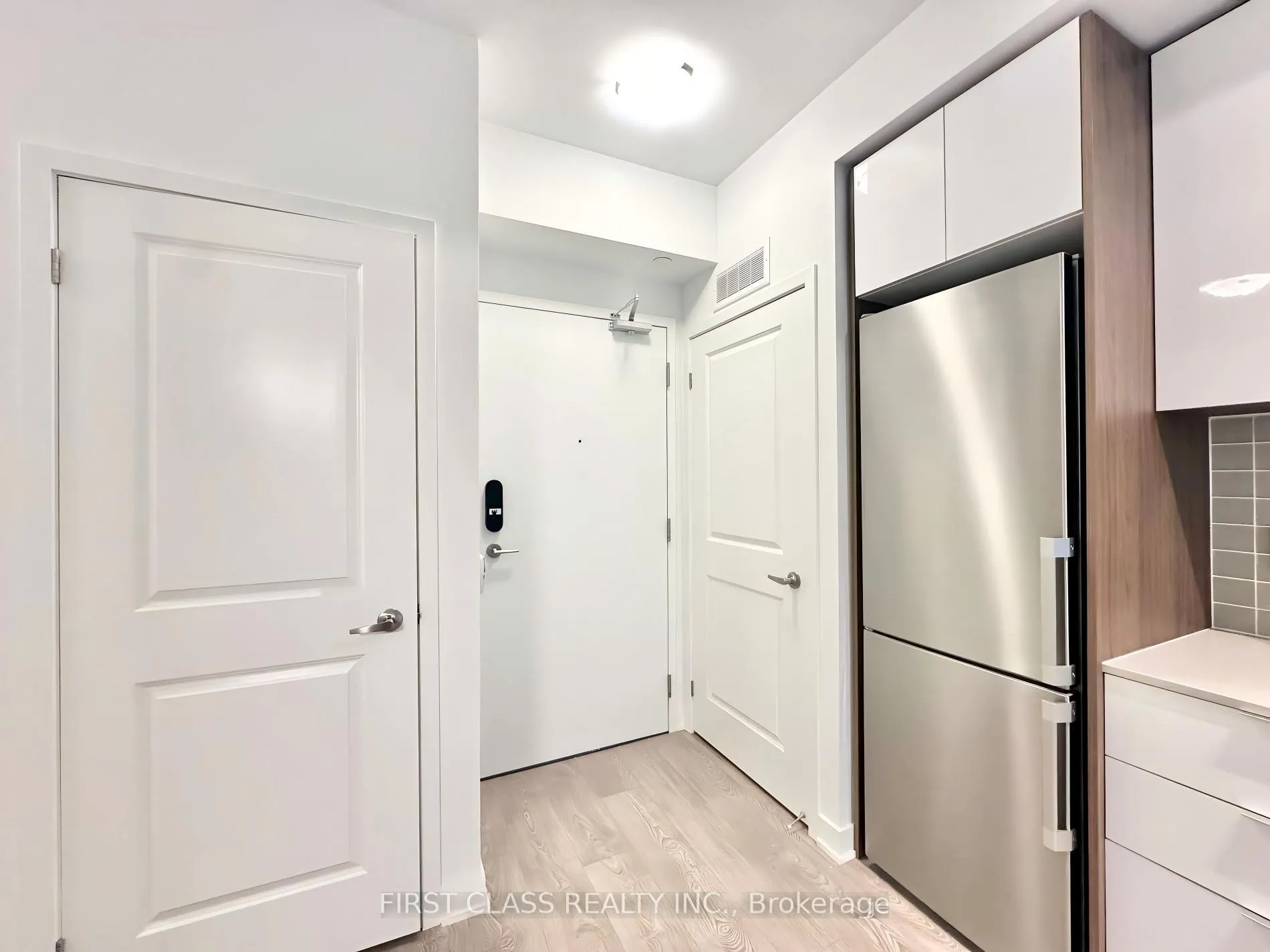 Photo 6 of Unit 820, 543 Richmond Street W, Toronto, Waterfront Communities — HOMEH